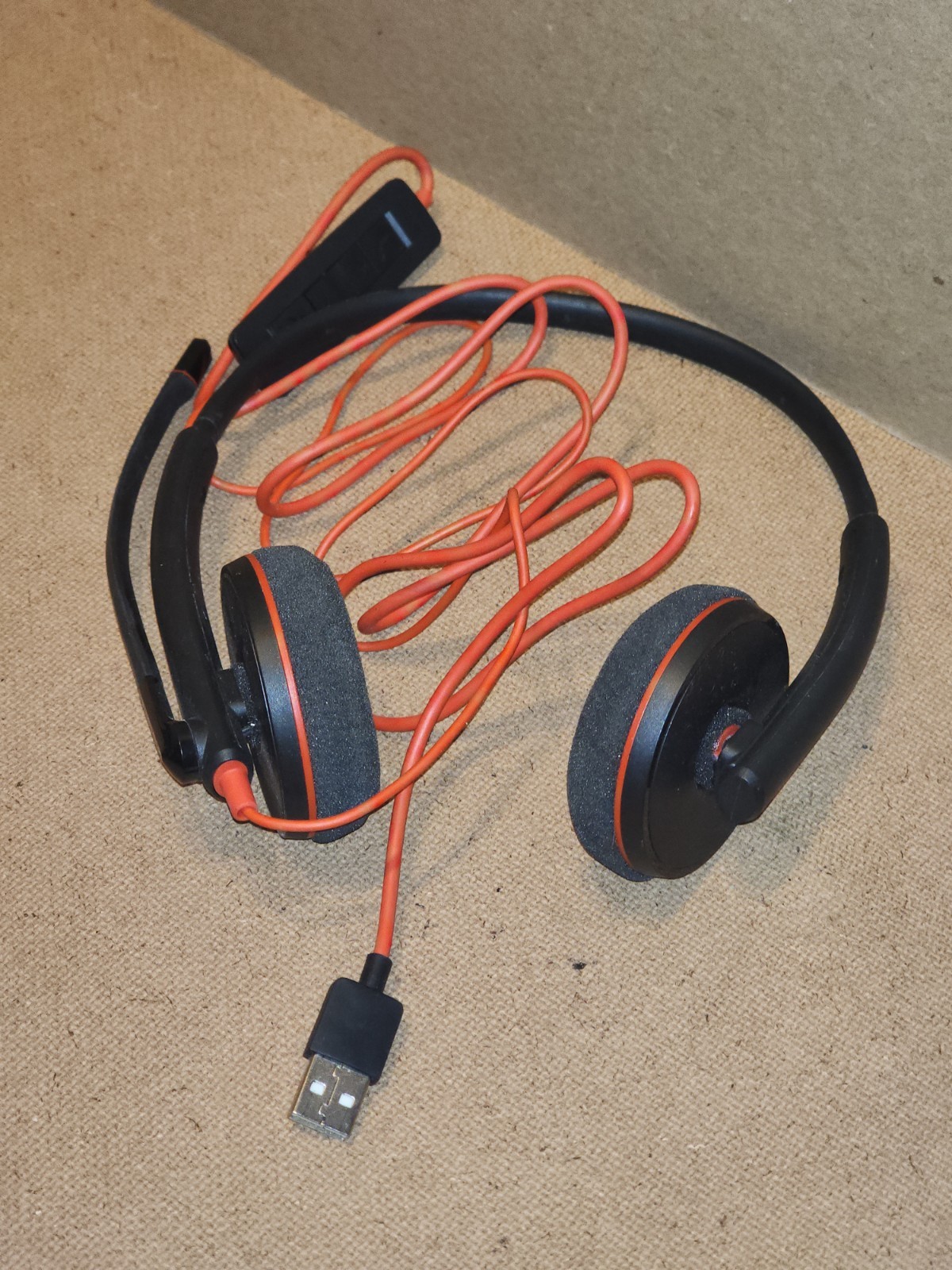 Plantronics Blackwire C3220 USB Headset Over-the-Ear Noise Canceling w/ Controls