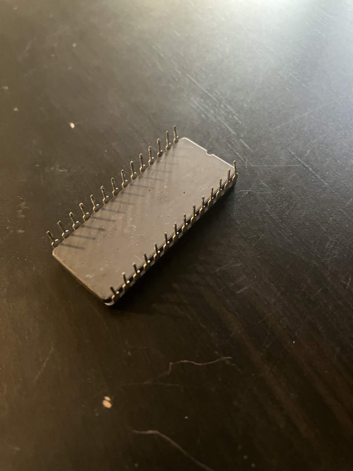 Many Used Vintage Computer Chips – some corrosion -untested