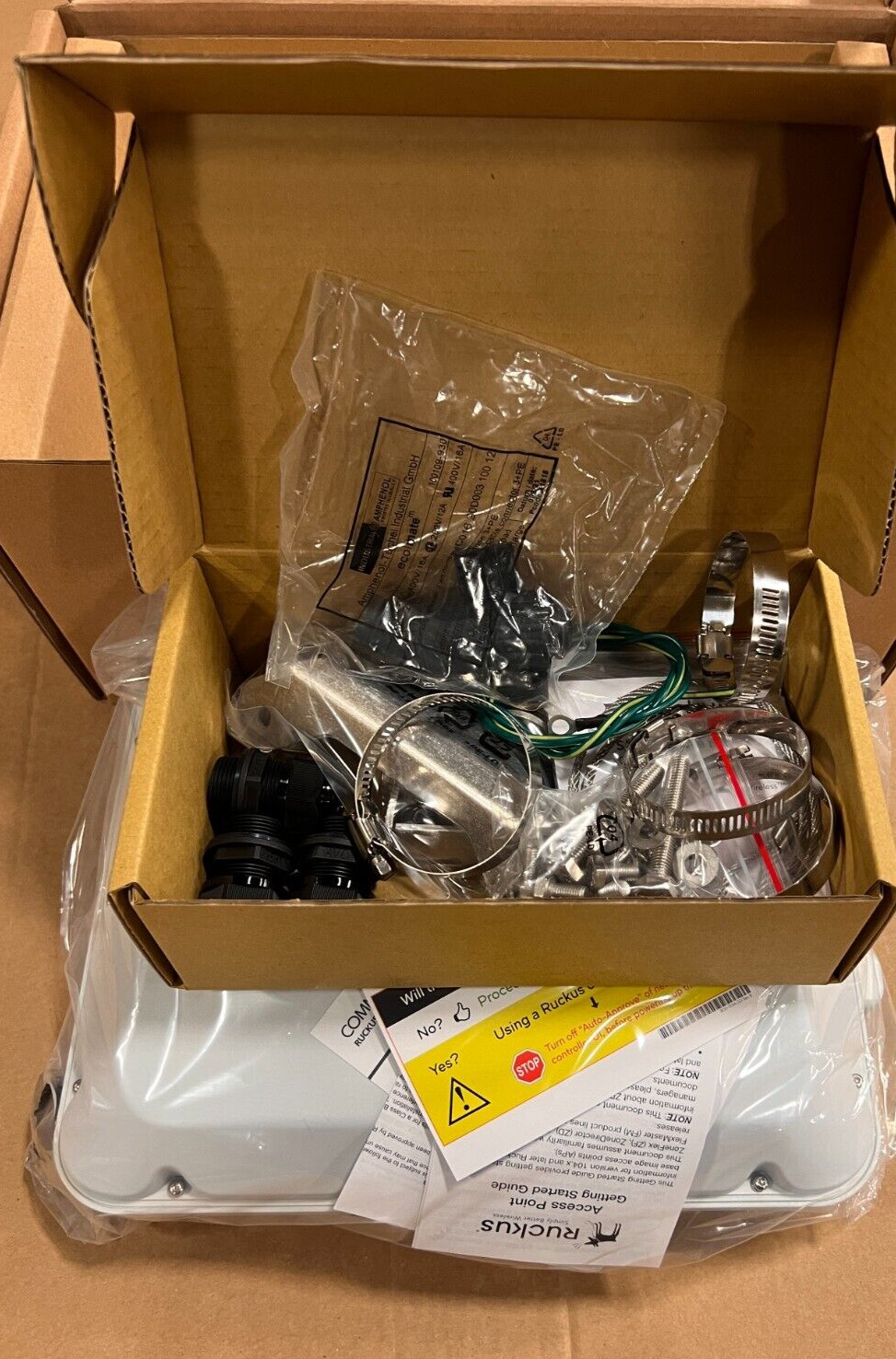 (LOT OF 4) RUCKUS 901-T750-US01 T750 Outdoor Access Point w/ Mounting Kit T750
