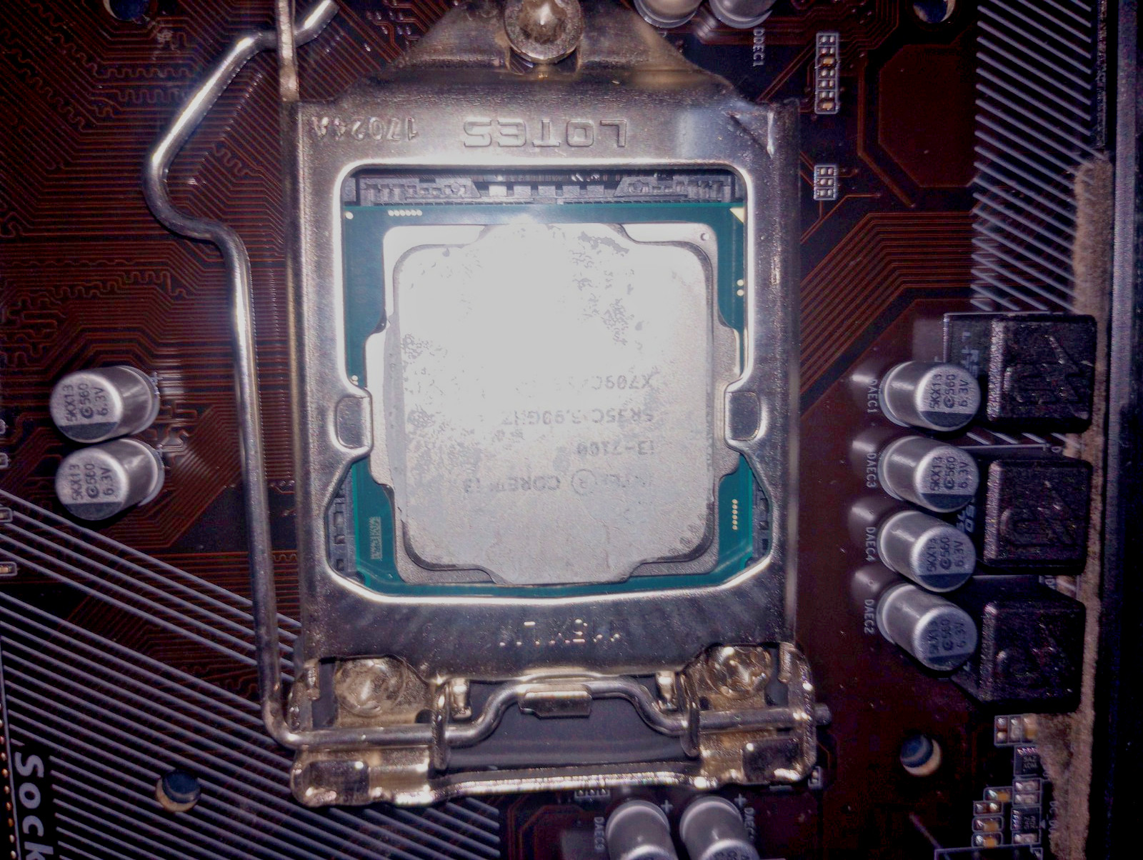 GIGABYTE B250-HD3 LGA1151 motherboard with Intel i3-7100 CPU