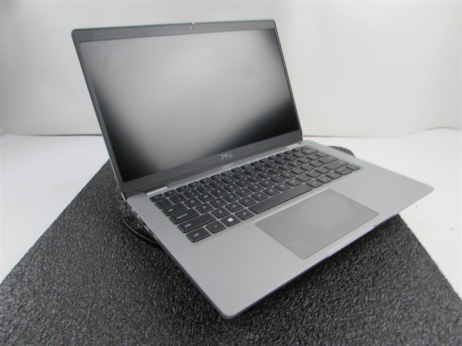 DELL LATITUDE 5330 TOUCHSCREEN I5-1245U 10 CORE 512GB SSD 16GB RAM NO O.S/BATT