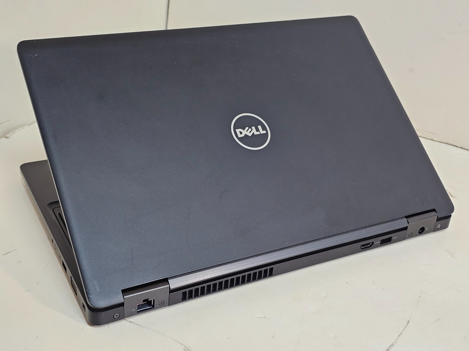 Dell Precision 3520 Laptop – 2.9 GHz i7-7820HQ 16GB 256GB SSD Cam M620 15.6″