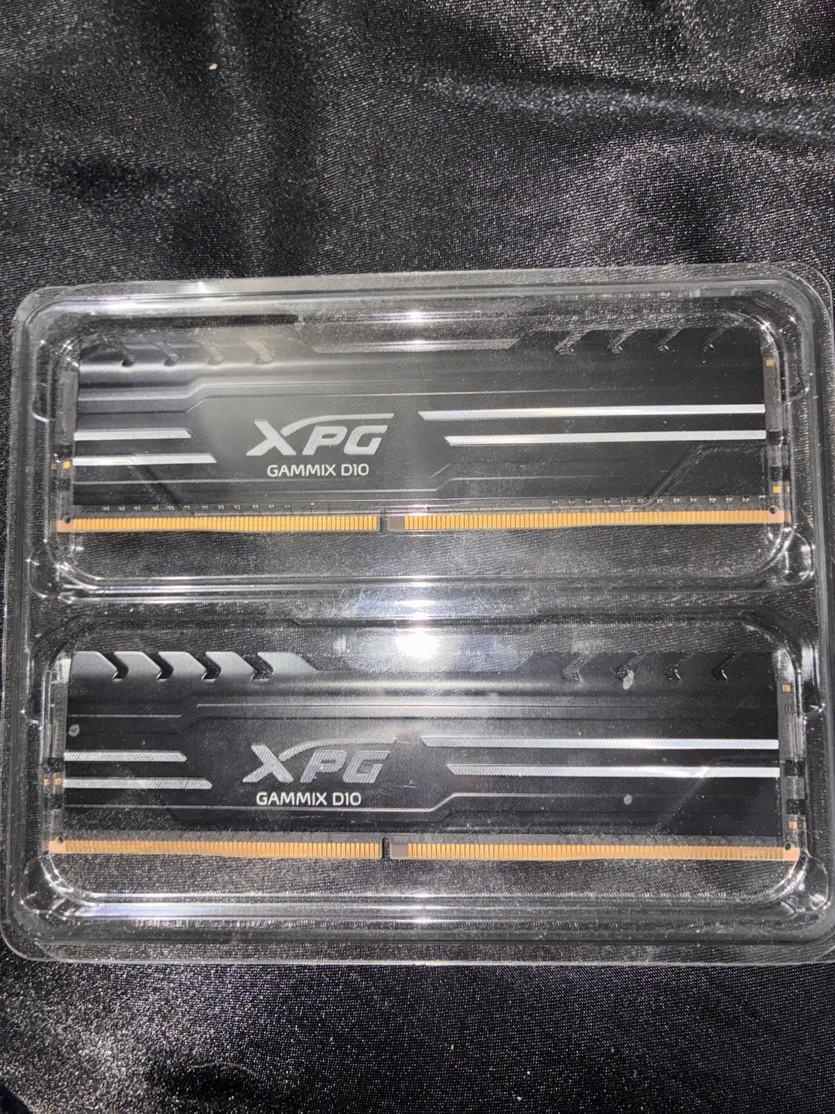 XPG GAMMIX D10 16GB (2x8GB) DDR4-3000 PC4-24000 288-Pin DIMM