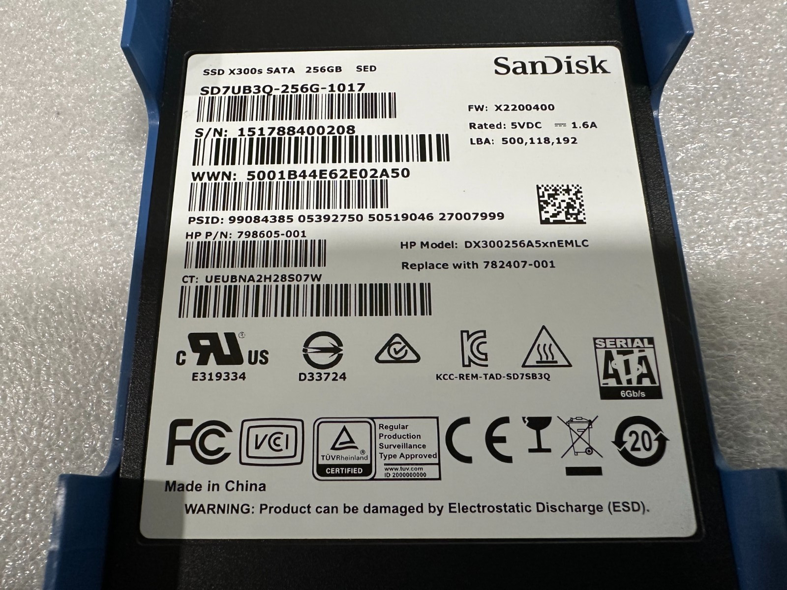 798605-001 – 3PAR 256GB SATA SSD Boot Drive With Caddy 782407-001