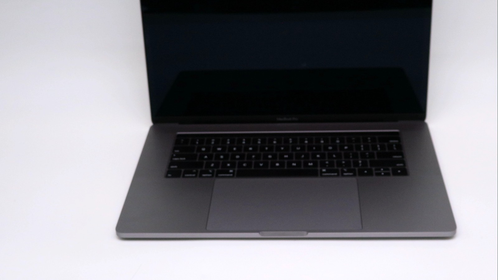 Apple Macbook Pro 15″ i7-8850H 32GB 512GB – Very Good