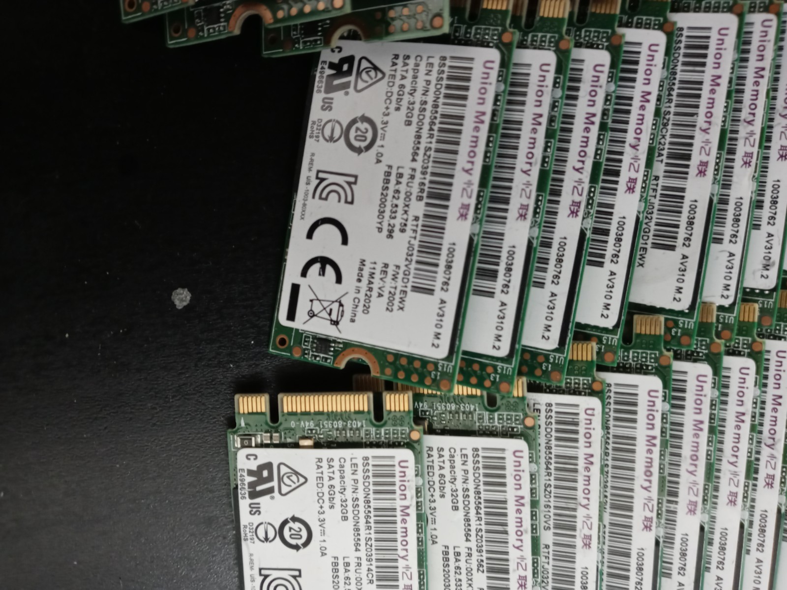 UNION MEMORY SATA 6Gb/s 32GB SOLID STATE DRIVE SSD0N85564 00XK759 LOT OF 127