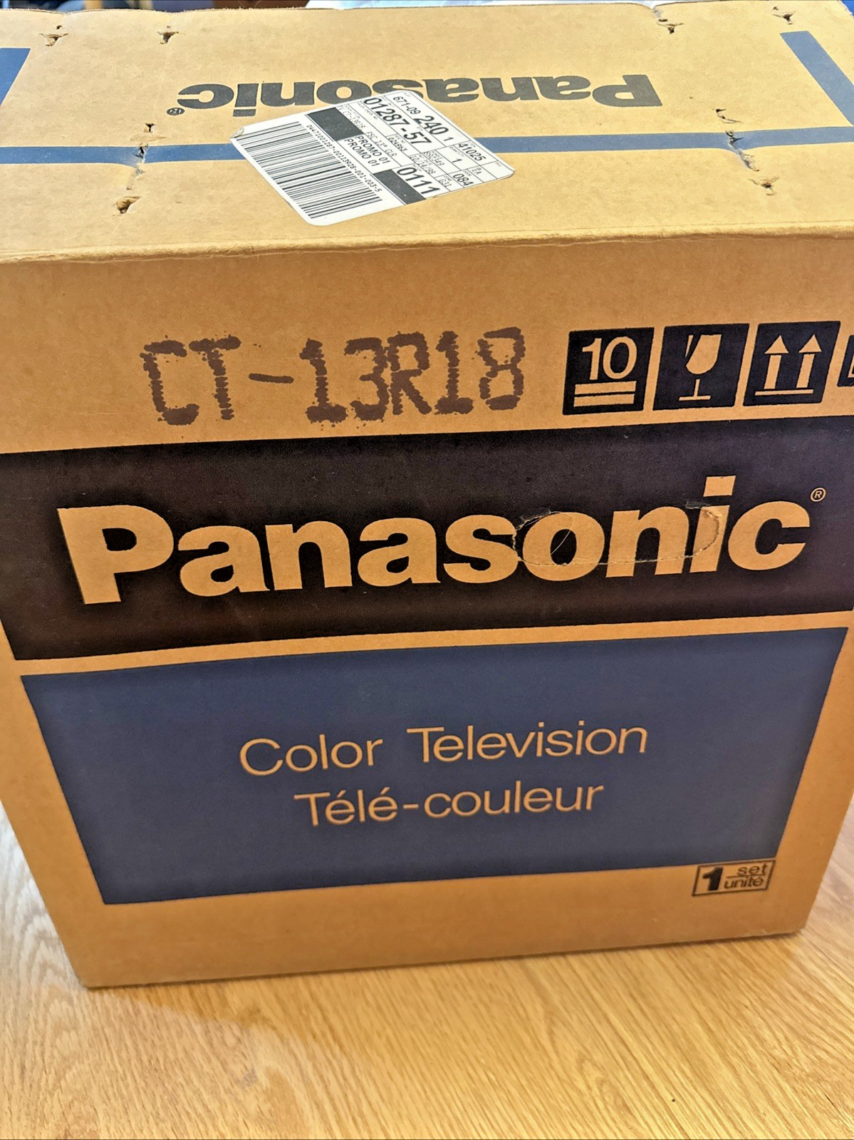 Panasonic 13 In Color Television CT-13R18 CRT-TV In Original Box W/Remote