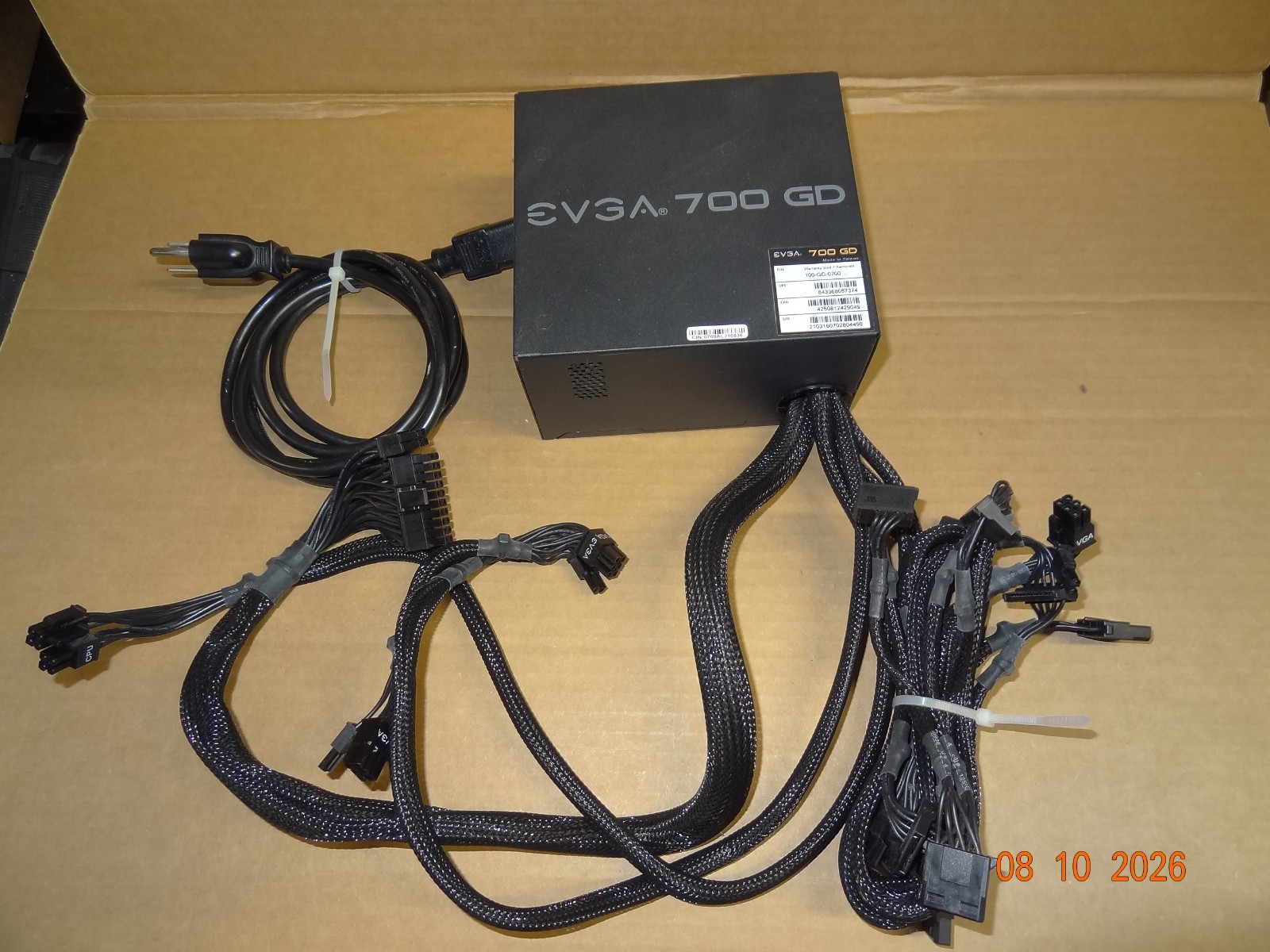 EVGA 700 GD 700W ATX Power Supply 80 PLUS Gold 24-Pin 4+4 CPU Black