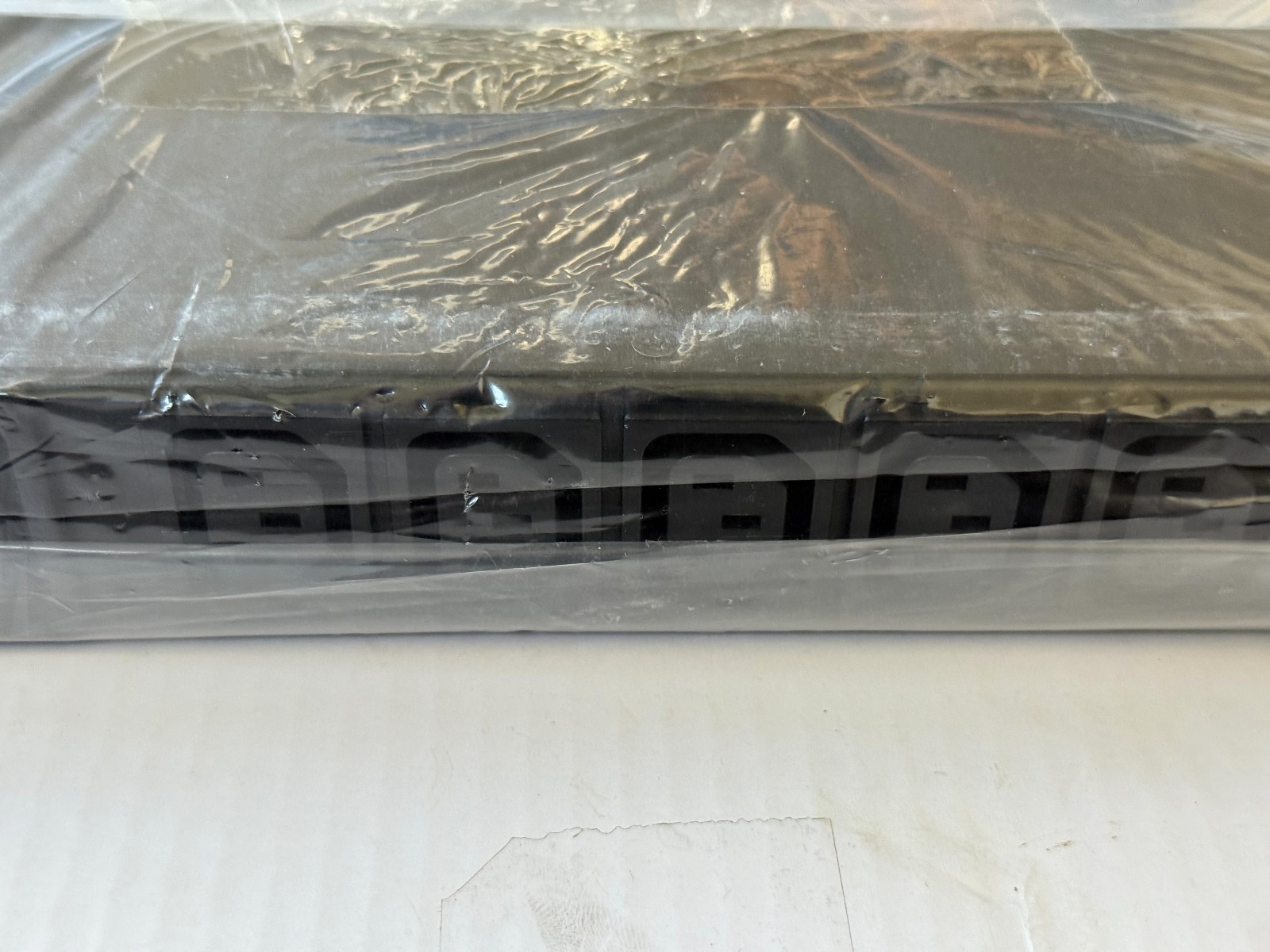 Tripp Lite PDUMH20HV – 1U 200-240V 20A Metered PDU – 8 C13, 2 C19 Outlets