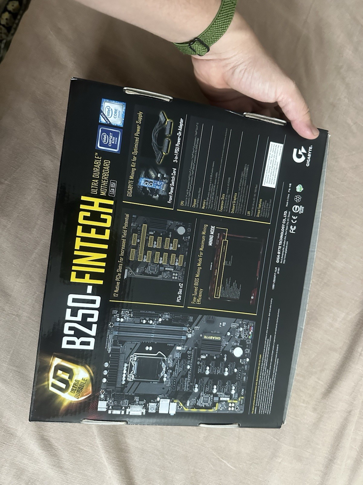 GIGABYTE GA-B250FINTECH ATX MOTHERBOARD LGA1151 Fan+ Intel Celeron G3930 2.9 GHZ