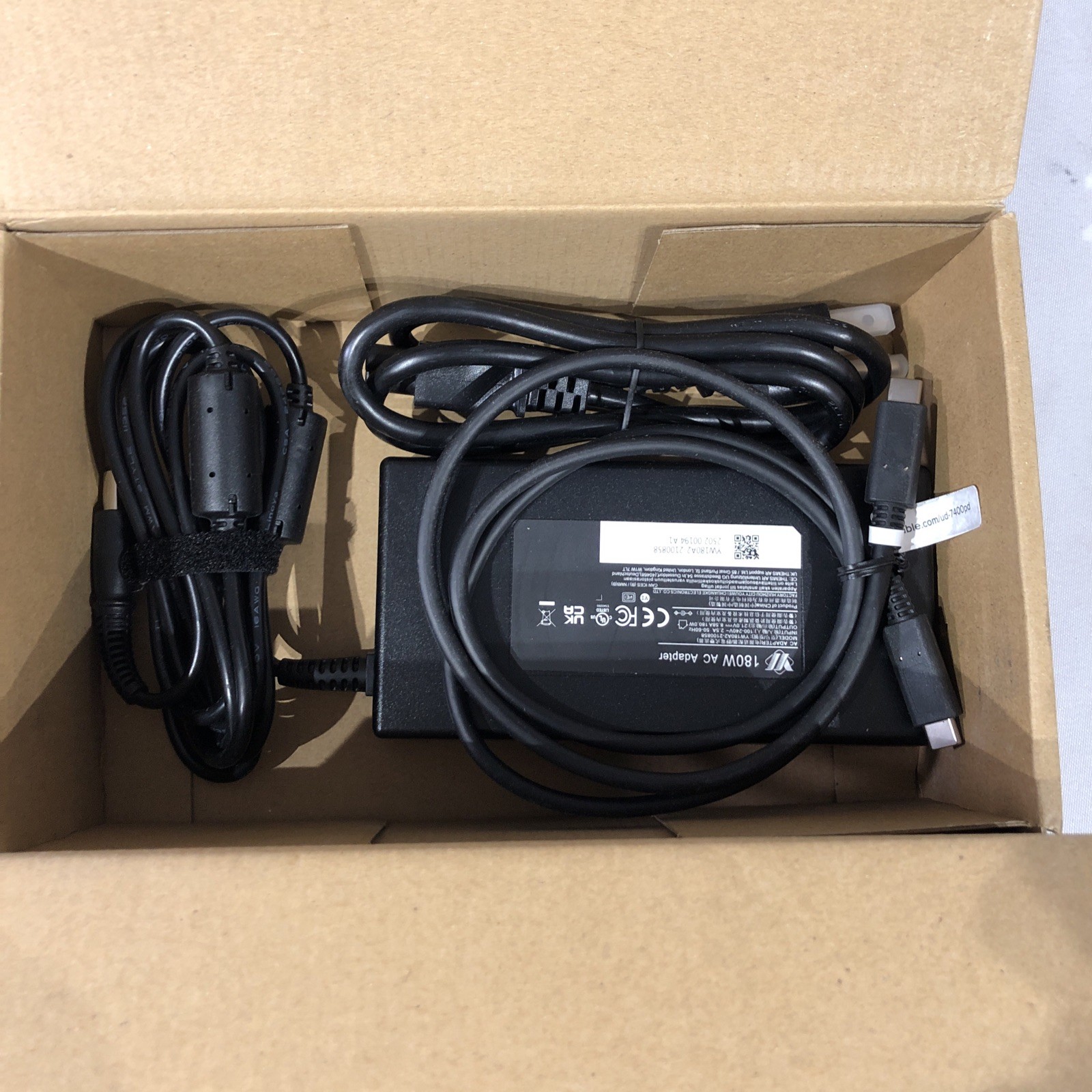 Plugable USB-C 5-Display Universal Docking Station (UD-7400PD)