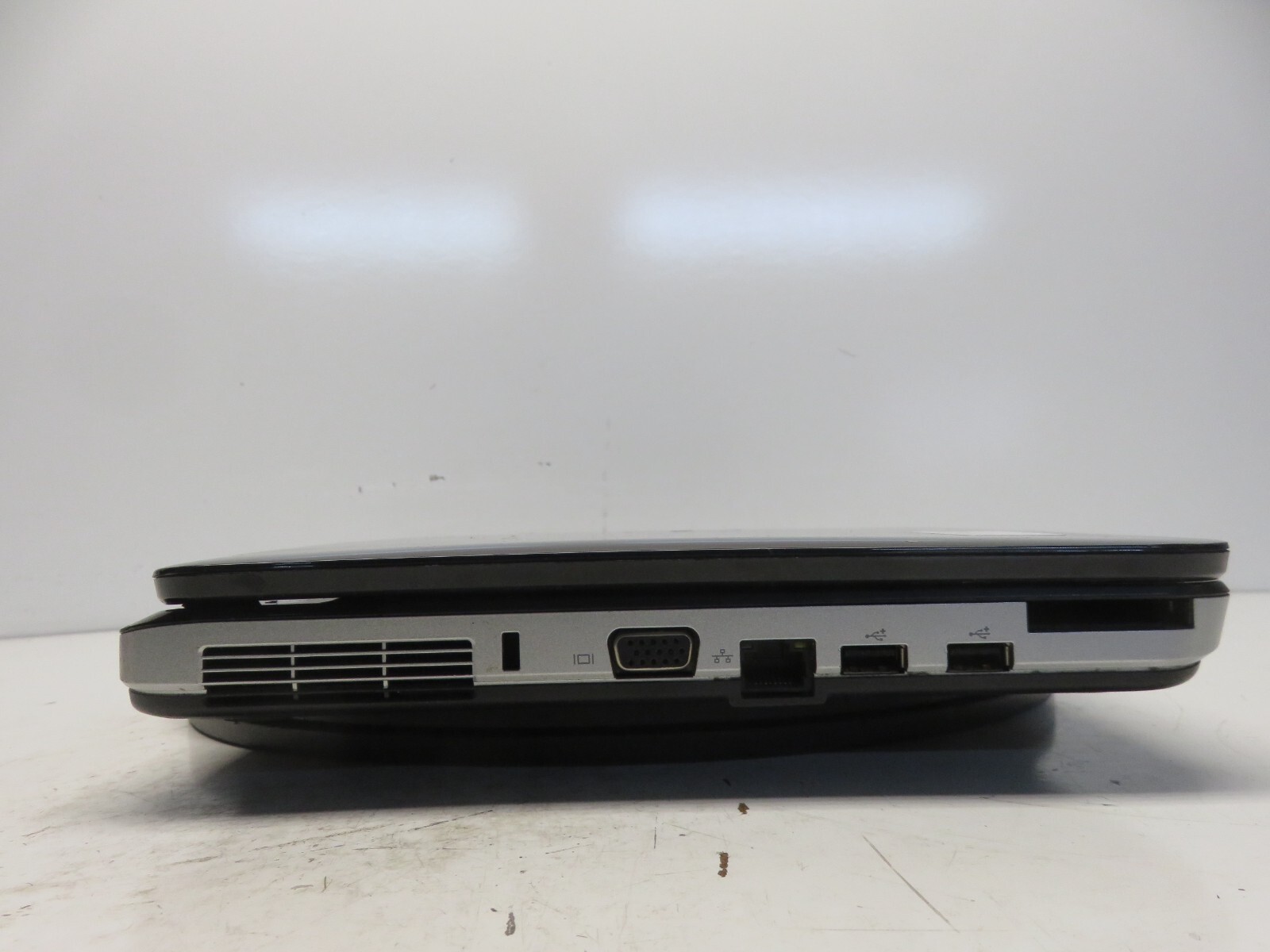Dell Vostro 1014 Intel Core 2 Duo T6670 2.2GHz 3 GB NO HDD No Batt