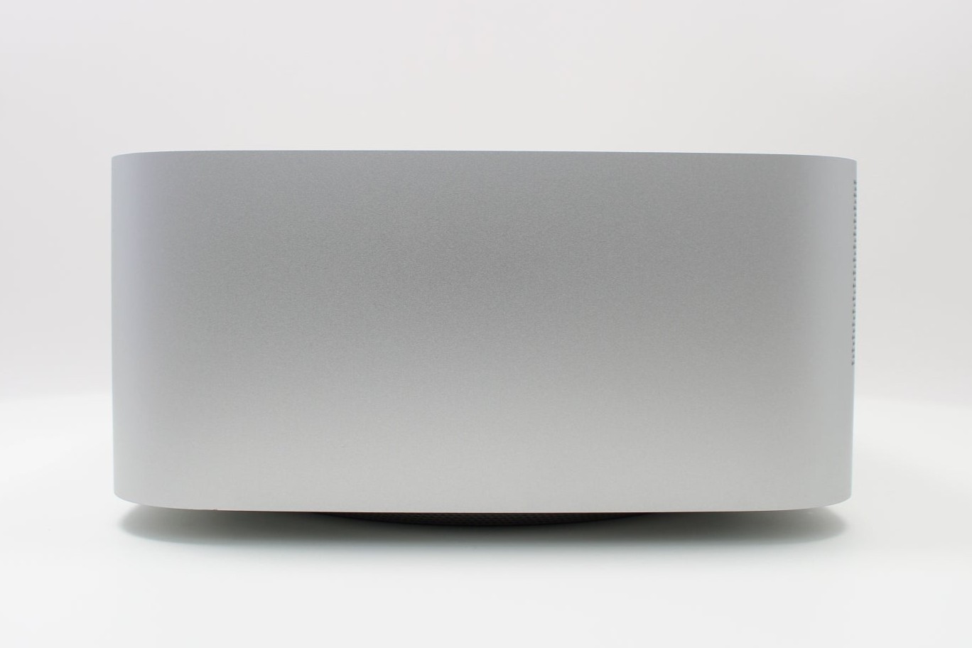 Mac Studio (2022) – Apple M1 Ultra • 64-Core GPU – 128GB RAM 2TB SSD – AC+ 03/27