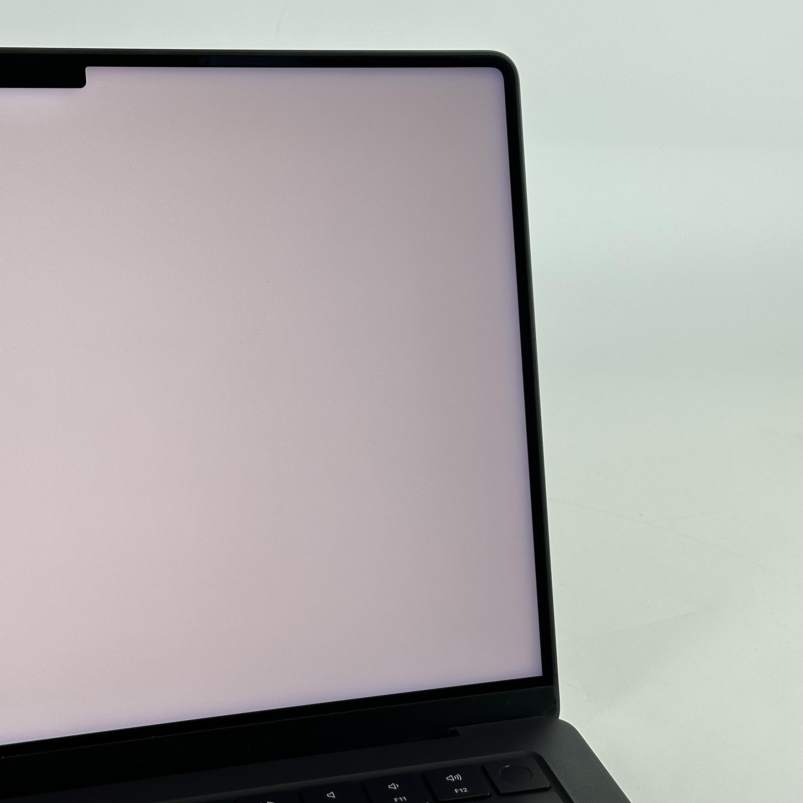 MacBook Pro 14 Space Black 2024 M4 Pro 14-Core CPU 20-Core GPU 24GB 1TB Pink Hue