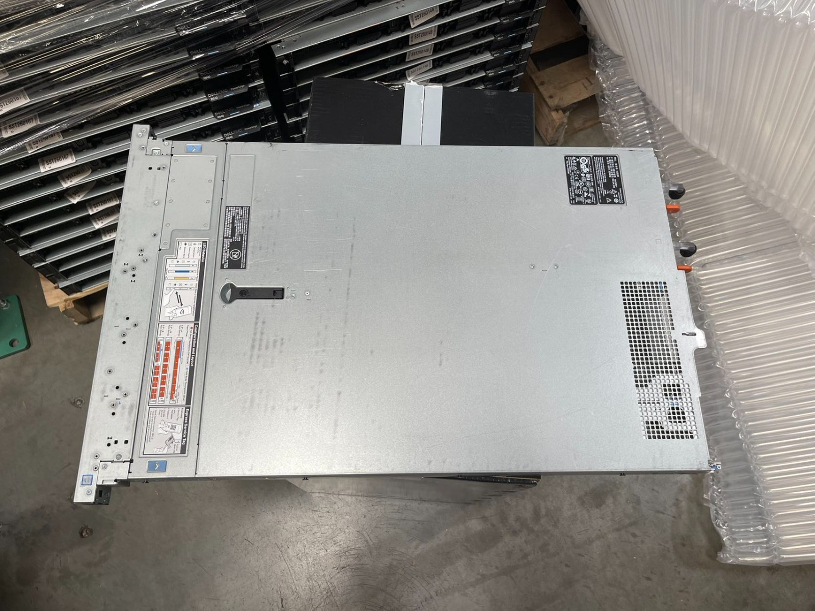 Dell Poweredge R640 2X Gold 6150 8SFF 2x 750W PSU H330 16GB RAM NO HDD