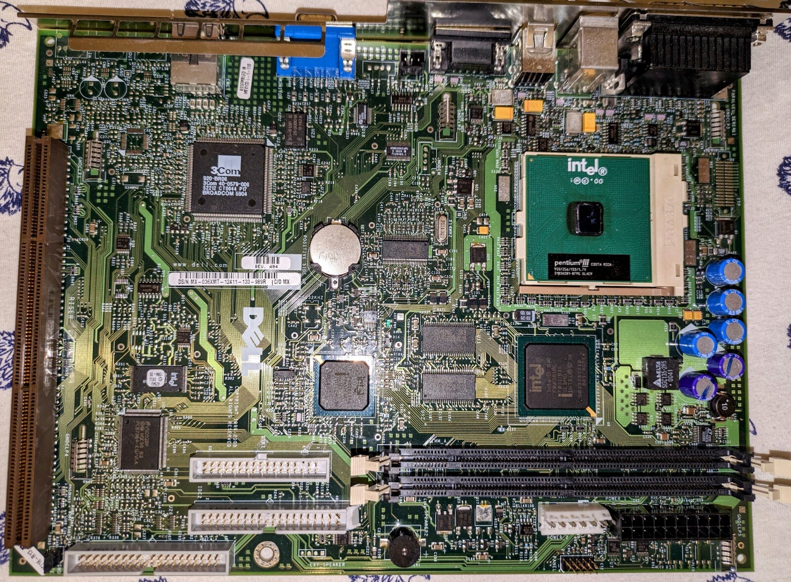 Dell MX-036XMT Server Main Board with Pentium 3 Costa Rica Processor included