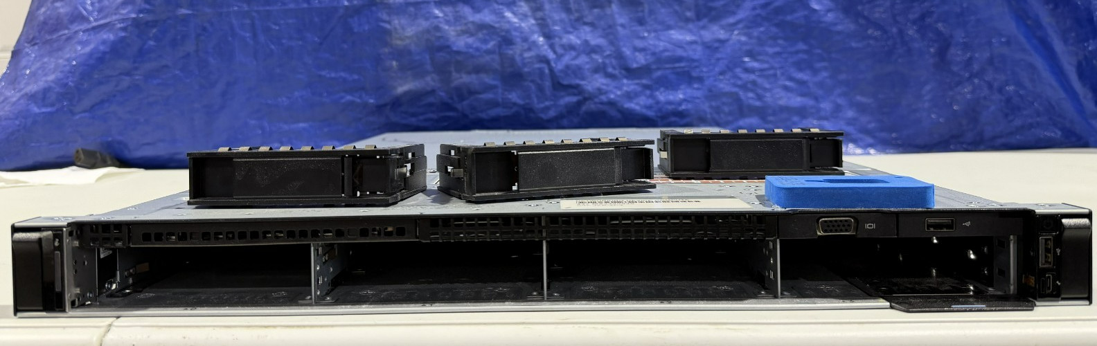 Dell PowerEdge R440 8xSFF 1x Xeon Silver No Drives/Memory Wiped