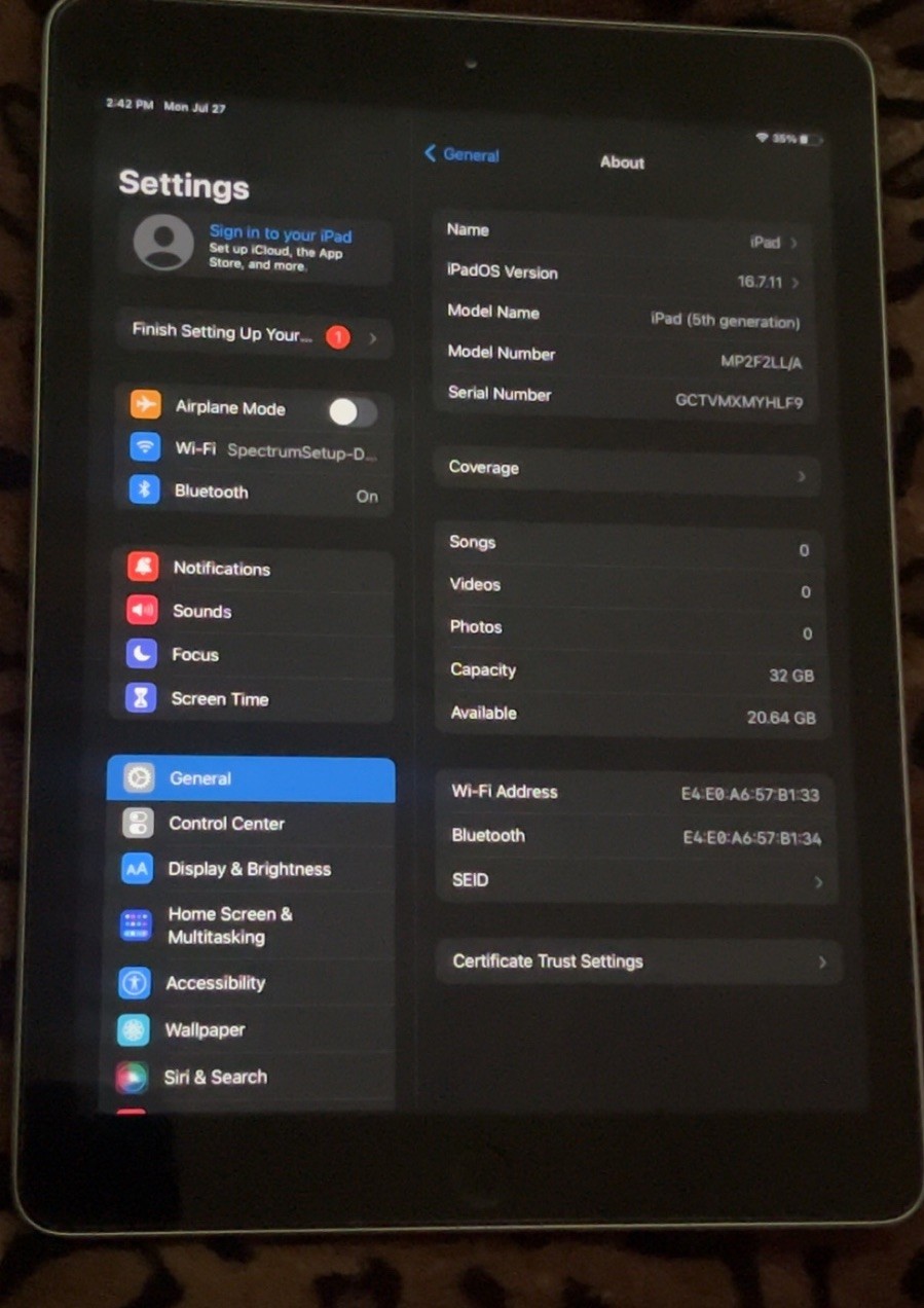 Apple iPad 5th Gen 9.7in 32GB Silver Wi‑Fi A9 iPadOS Rear Camera