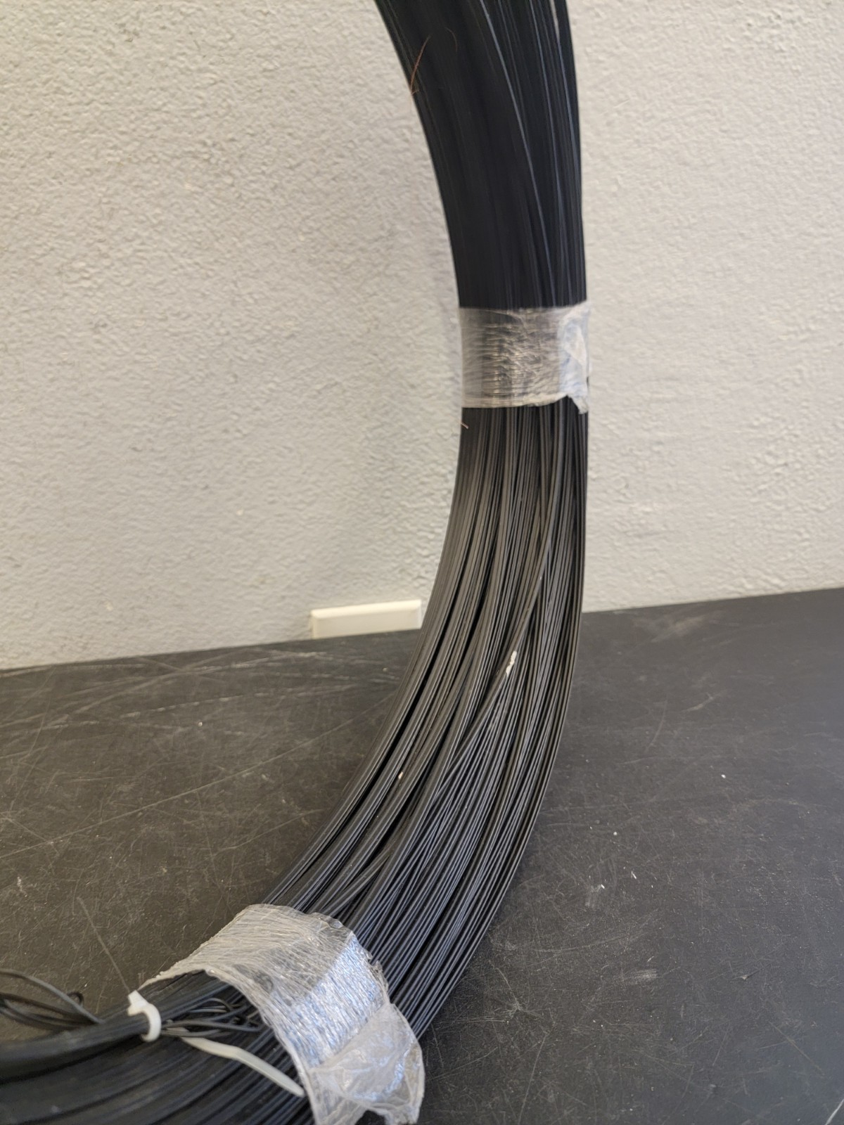 400FT COMMSCOPE FHD-HH1B-0400F REALFLEX FIBER OPTIC DROP CABLE