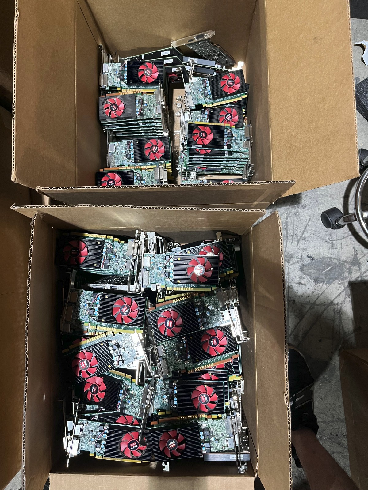 LOT (268 UNITS) DELL AMD RADEON VIDEO CARD LOT