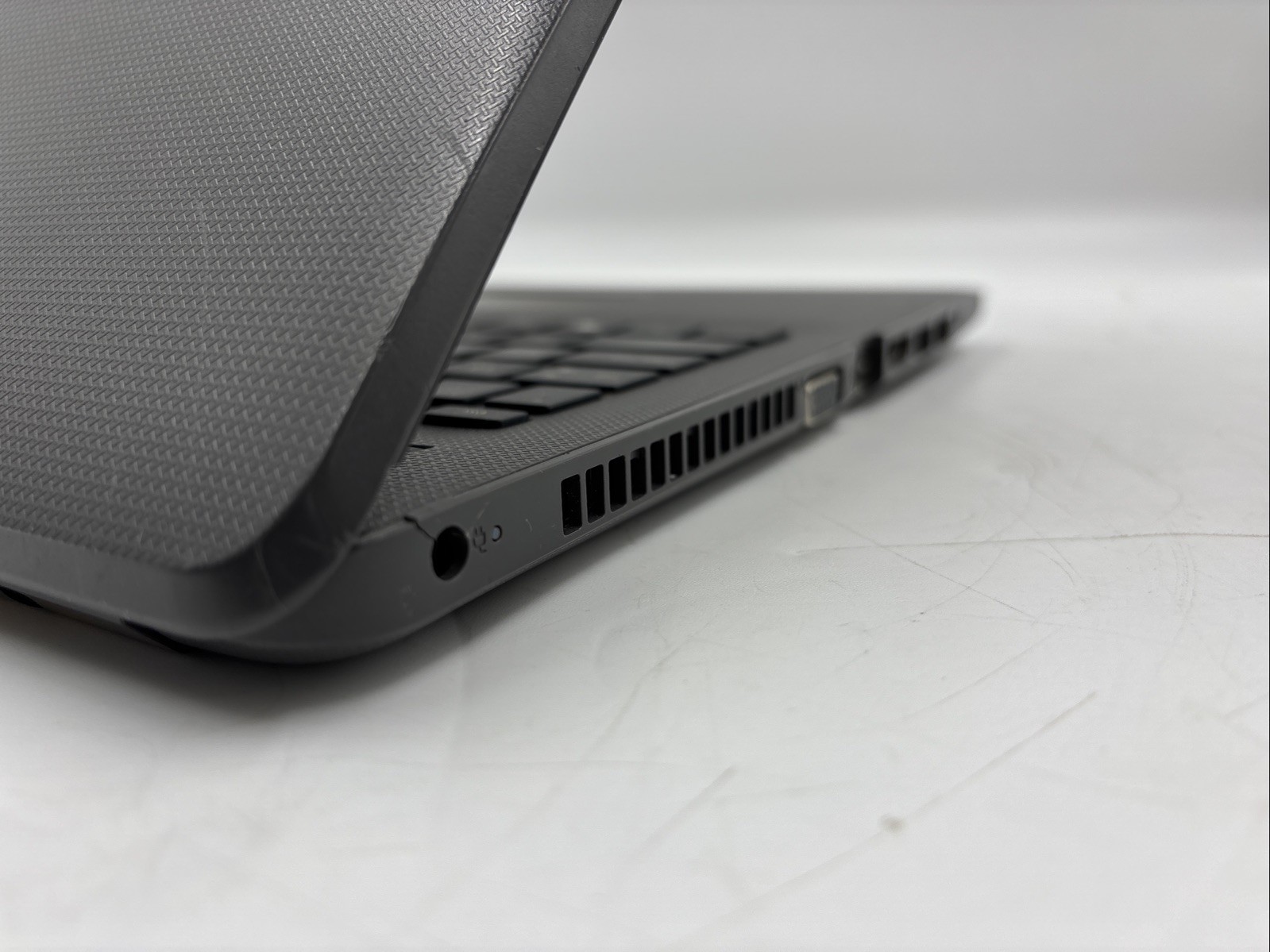 HP Notebook 250_G6 Laptop, i5-7200U 2.5GHz, 8GB RAM, 256GB SSD, W11P