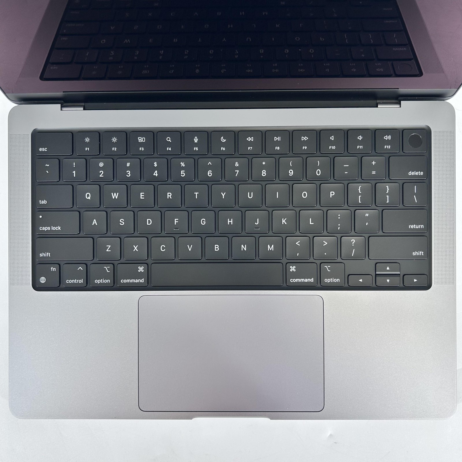 MacBook Pro 14 Space Gray 2021 M1 Pro 8-Core CPU 14-Core GPU 16GB 512GB Pink Hue