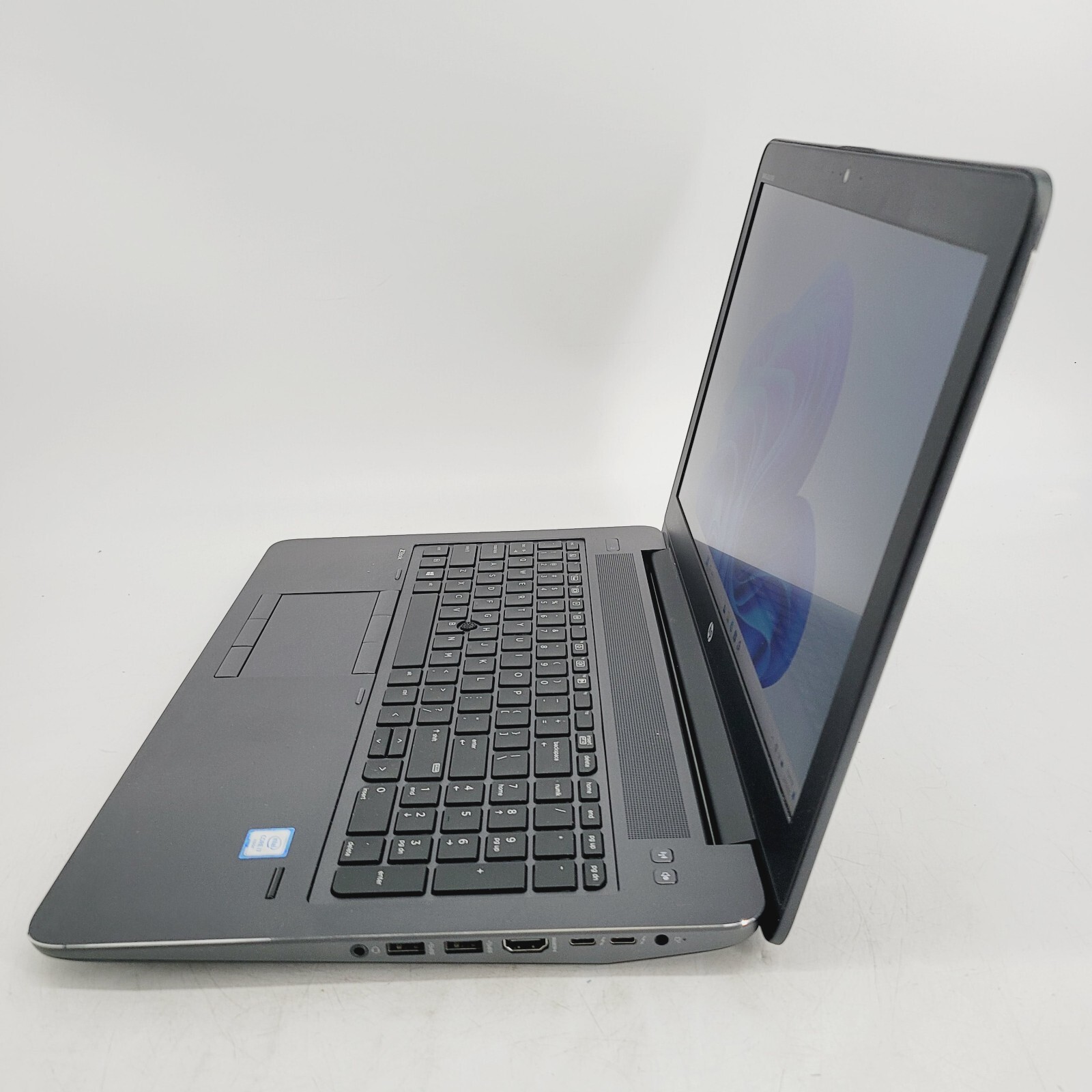 HP ZBOOK 15 G3 i7-6700HQ 2.6GHz 8GB 128GB NVMe 15.6″ Fire Pro 4GB Laptop Win 11