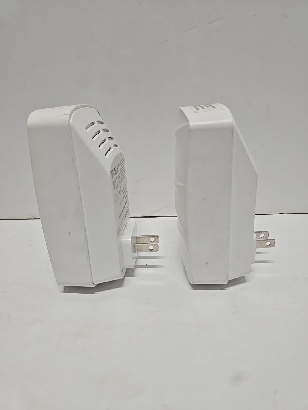 MeshForce M3 Dot Whole Home Mesh WiFi System Wall Plug Extender Lot of 2
