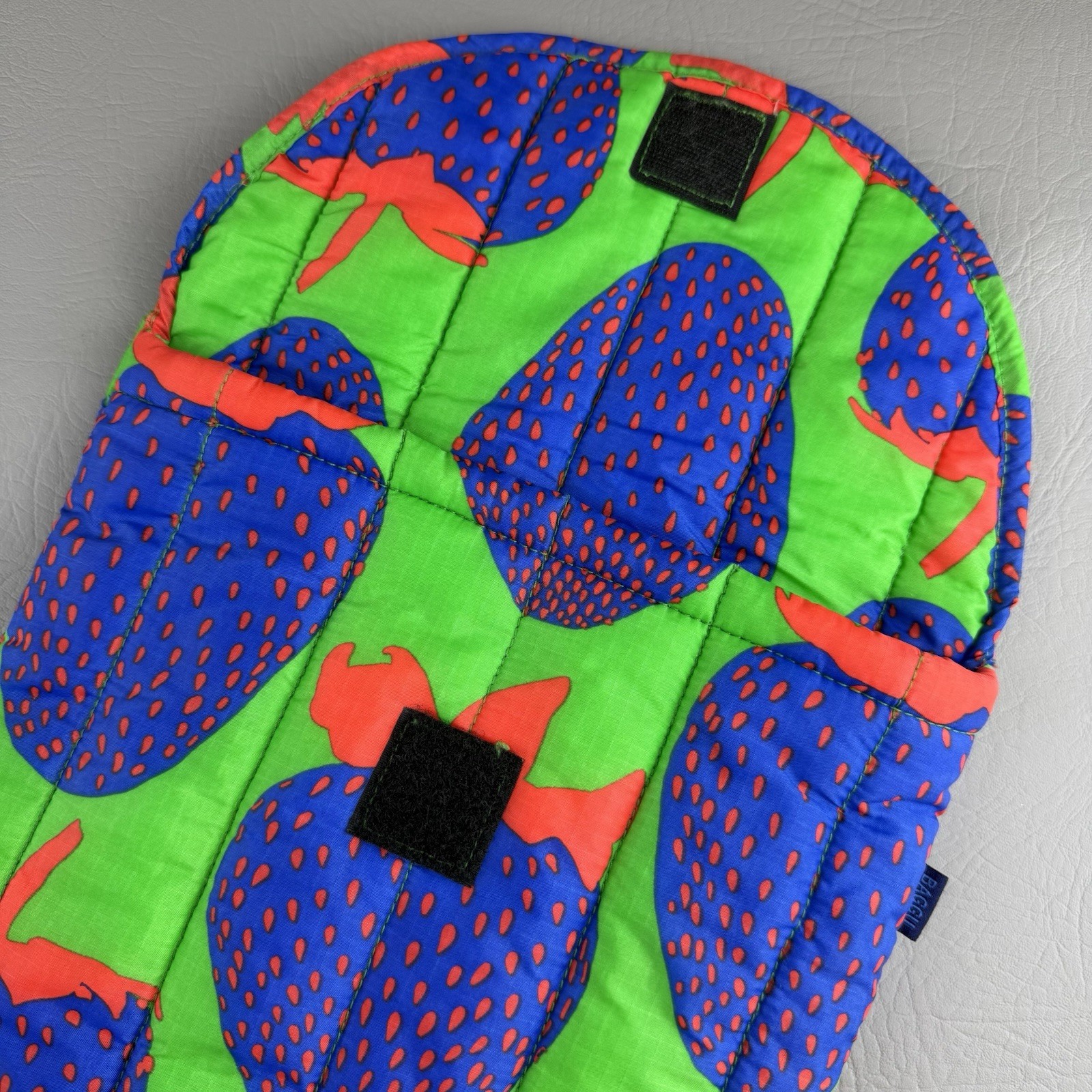 BAGGU Electric Strawberry 16” Laptop Sleeve DISC Green/Blue Symmetrical Pattern
