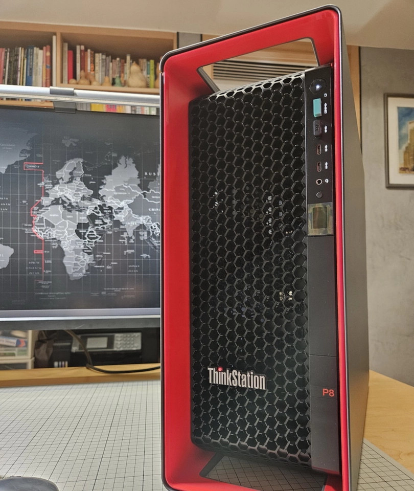 Lenovo P8 Workstation/1X AMD 7945WX 12C 4.70GHz/32G RAM/4T SSD/RTX5070 12G GPU