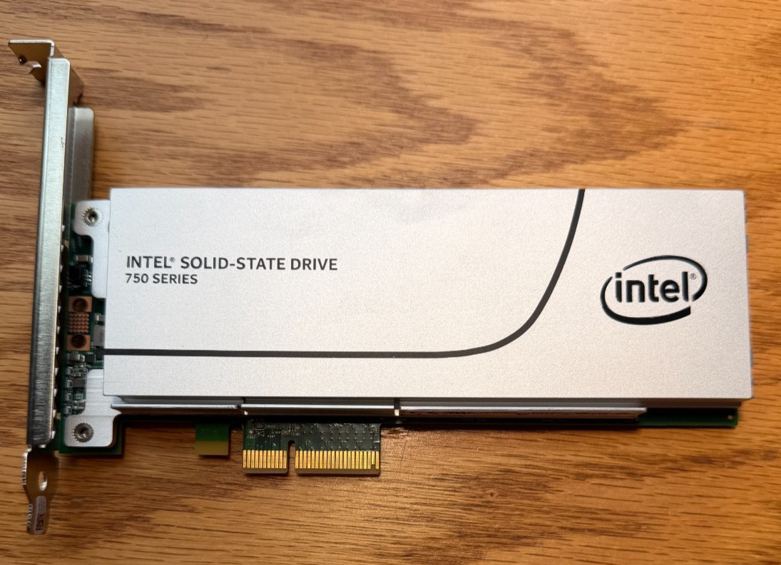 INTEL 400GB PCIe NVMe SSD SSDPEDMW400G4 400gb 539