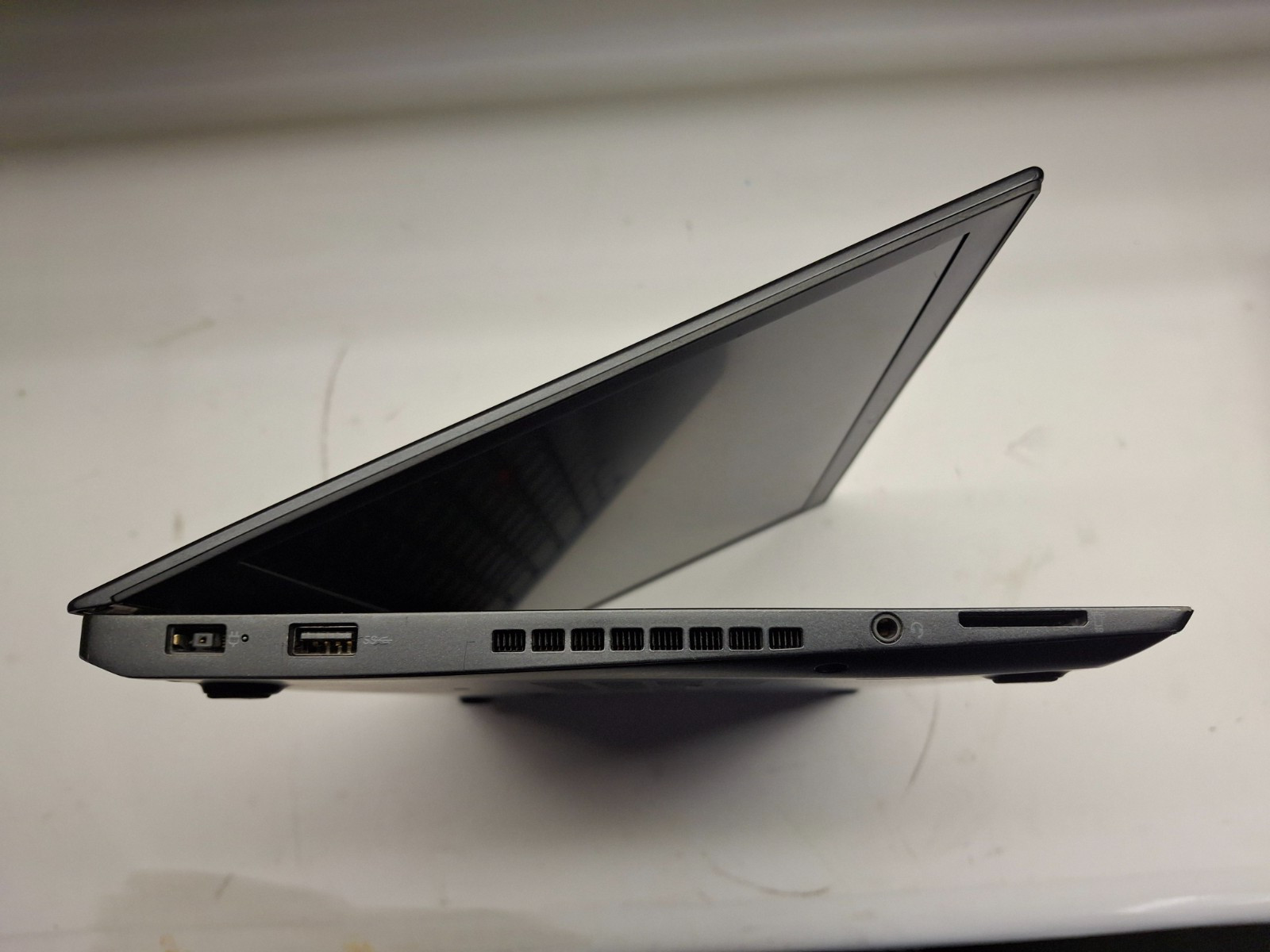 Lenovo ThinkPad T460s 14″ i5-6300u 2.40GHz – 8GB RAM – 256GB SSD – Win 11Pro