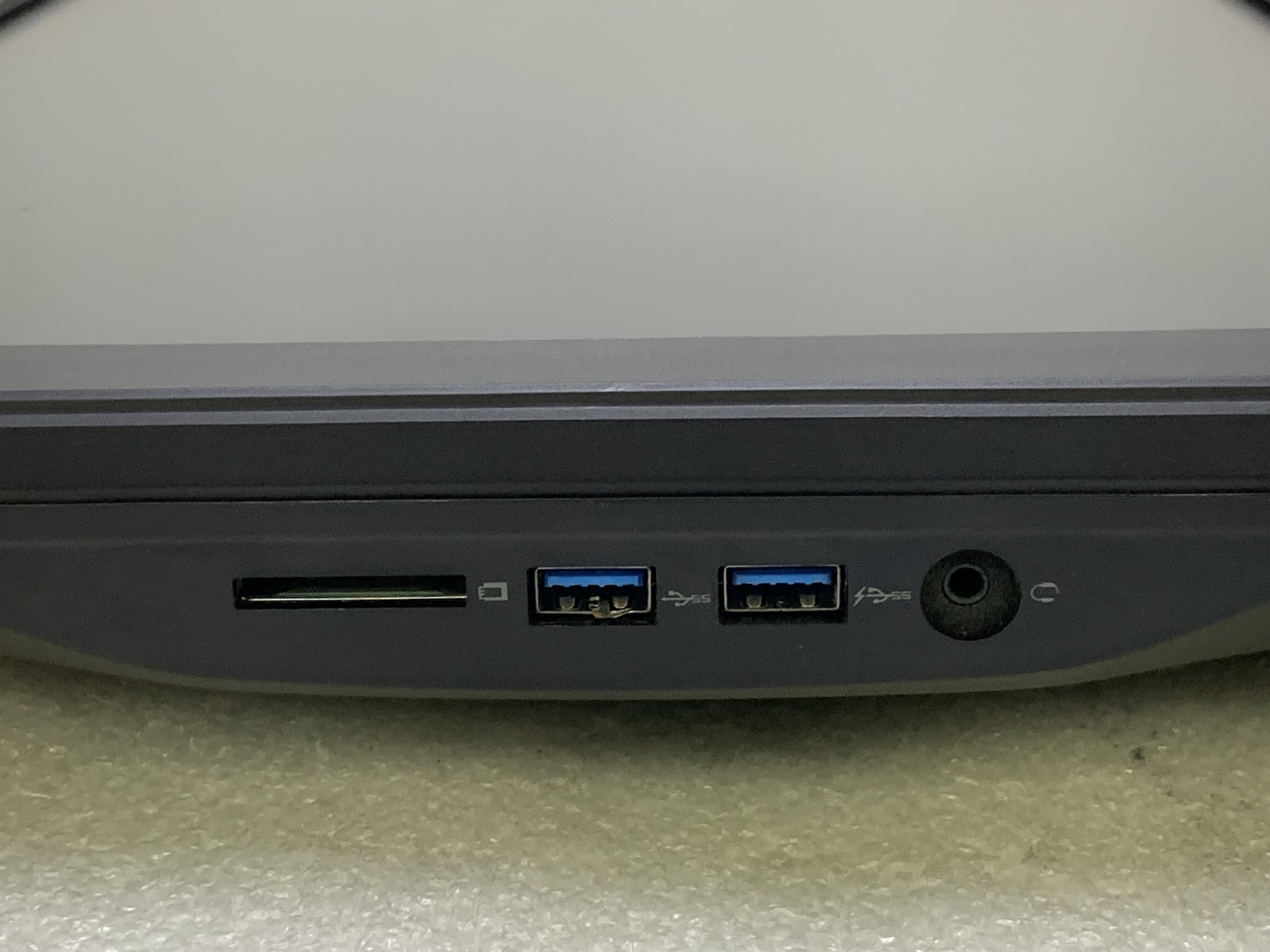 Dell OptiPlex 7440 AIO 23″ Core i7-6700 3.4GHz 16GB RAM 500GB HDD NO OS No Stand