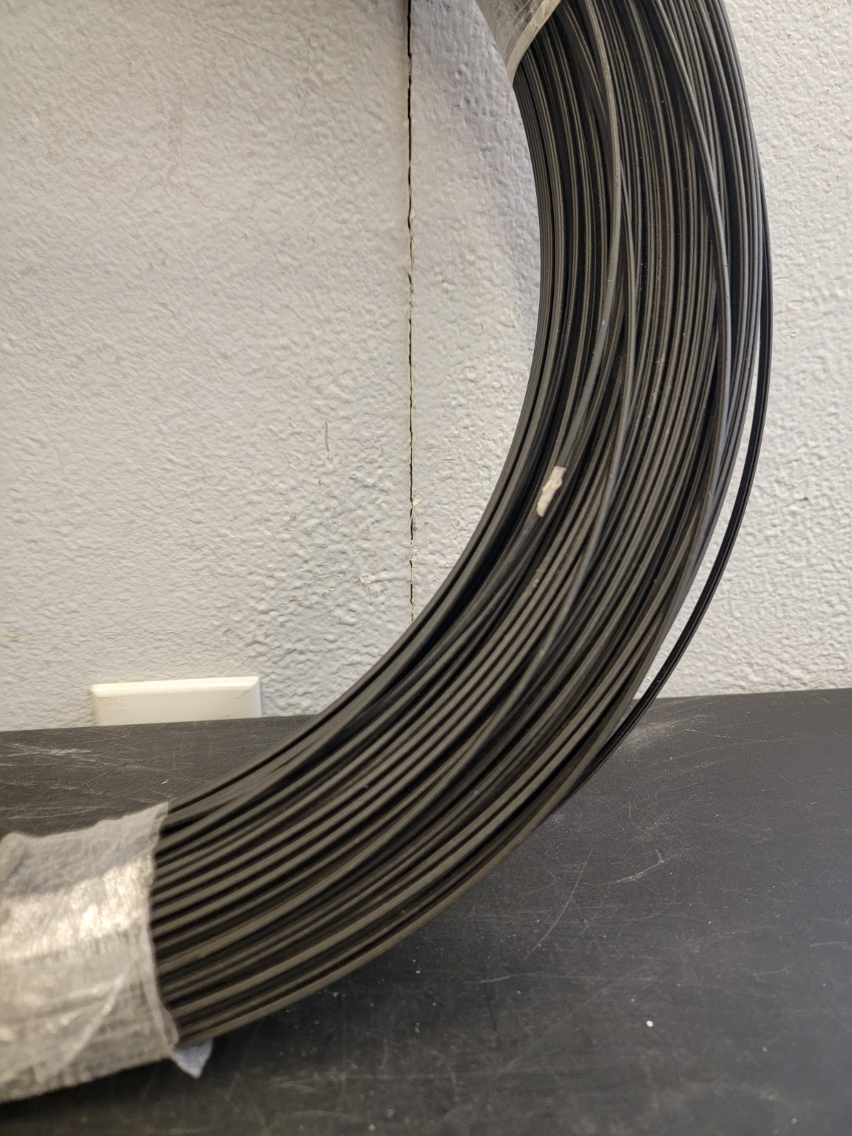 400FT COMMSCOPE FHD-HH1B-0400F REALFLEX FIBER OPTIC DROP CABLE