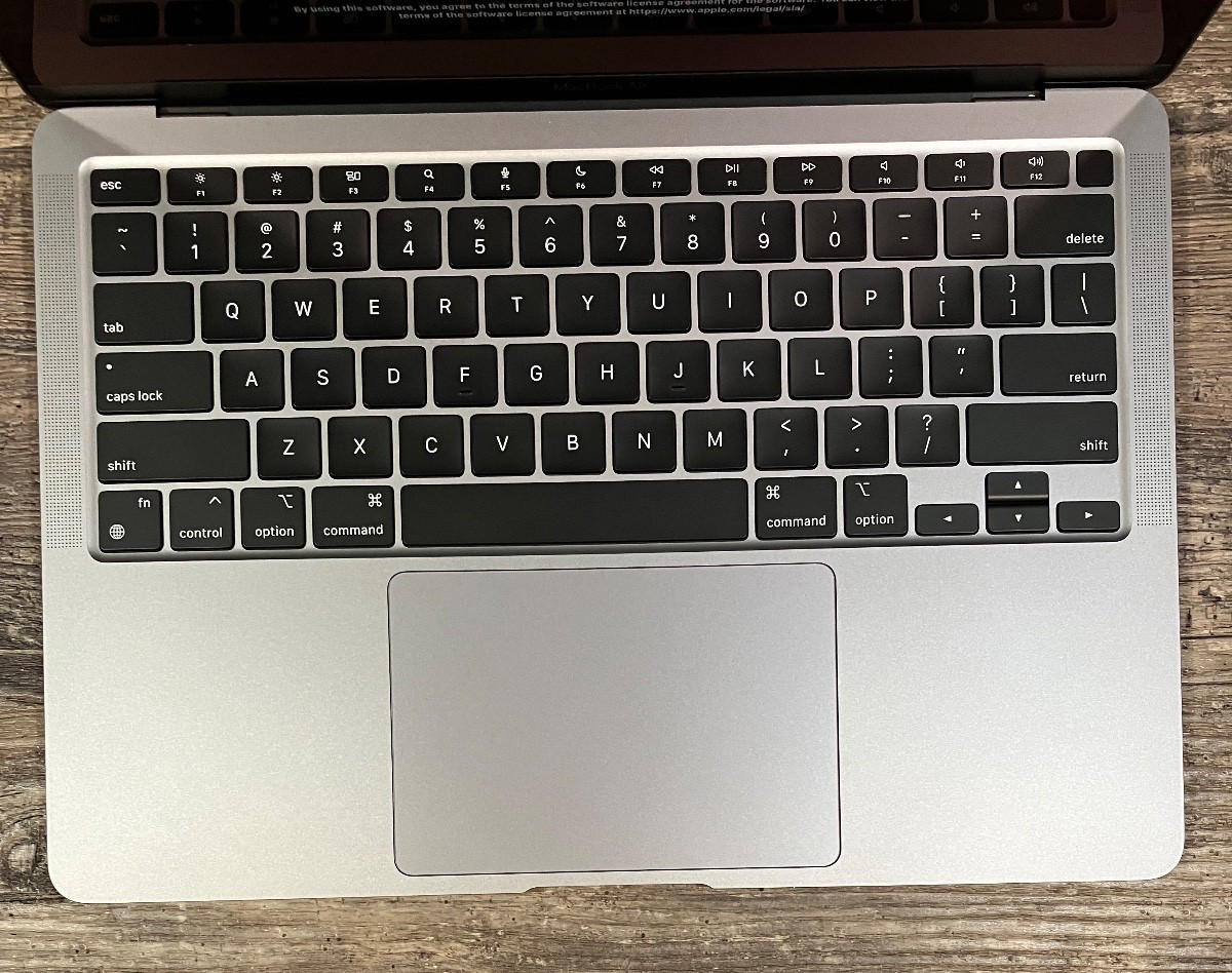 2020 Macbook Air Apple M1 8 CPU/ 8 GPU | 16GB RAM 256 SSD | Sonoma OS | A Grade