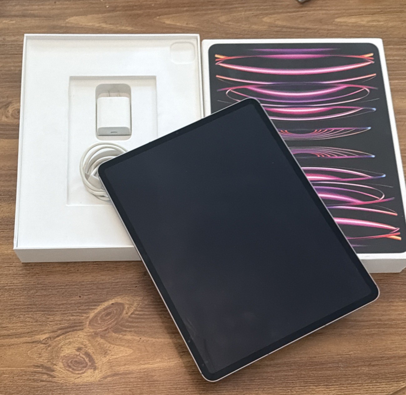  iPad Pro 6 gen 1TB, wifi/5g unlocked 12.9” Space Gray