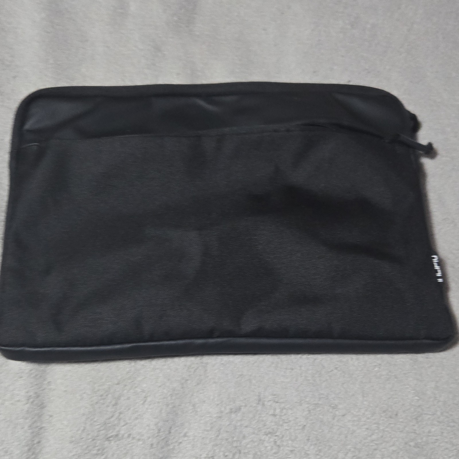Incipio Black Solid Nylon Padded Laptop Sleeve Case Zipper Closure