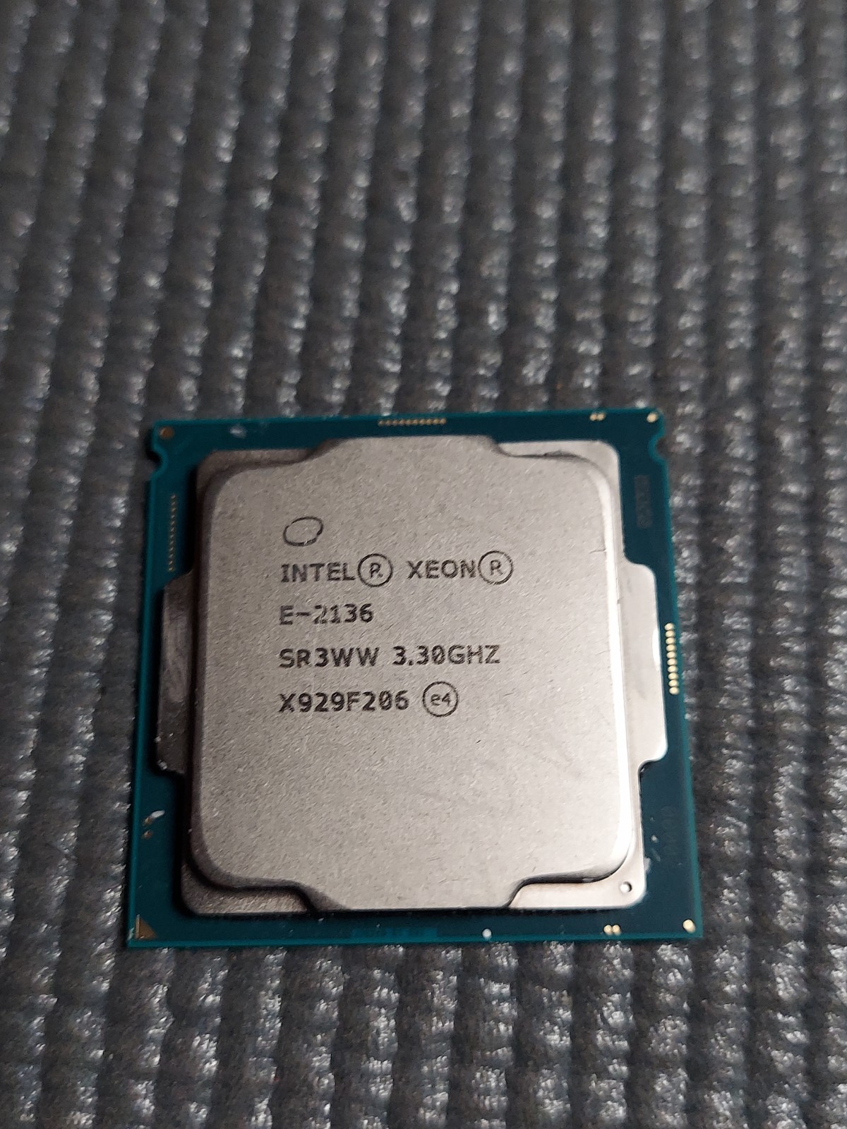 Intel Xeon E-2136 3.3-4.5GHZ 6 CORE 12MB 80W SR3WW LGA1151 CPU