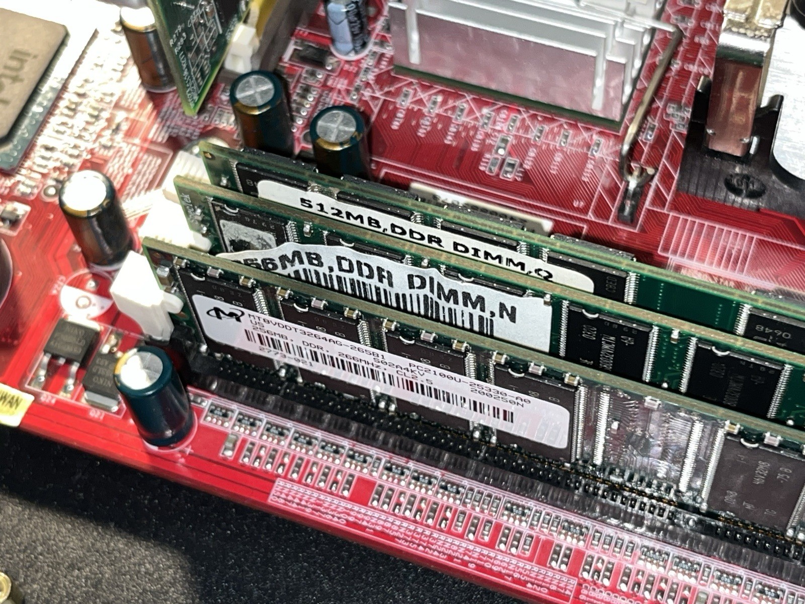 MSI 845G Max PC Bench AGP ATX Pentium 4 2.8GHz 1GB RAM Radeon 9200 SATA – READ