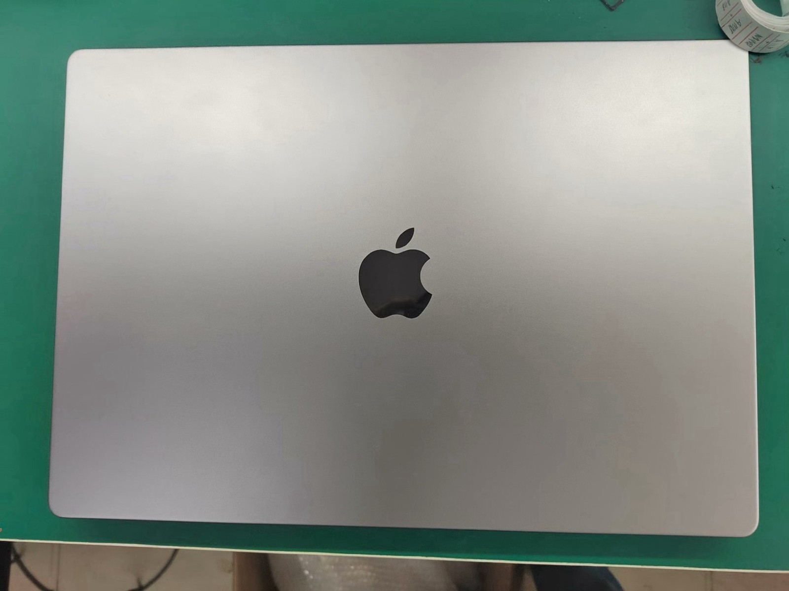 Apple MacBook Pro A2442/A2779/A2918/A2992 LCD Screen Assembly Silver /A-Grade