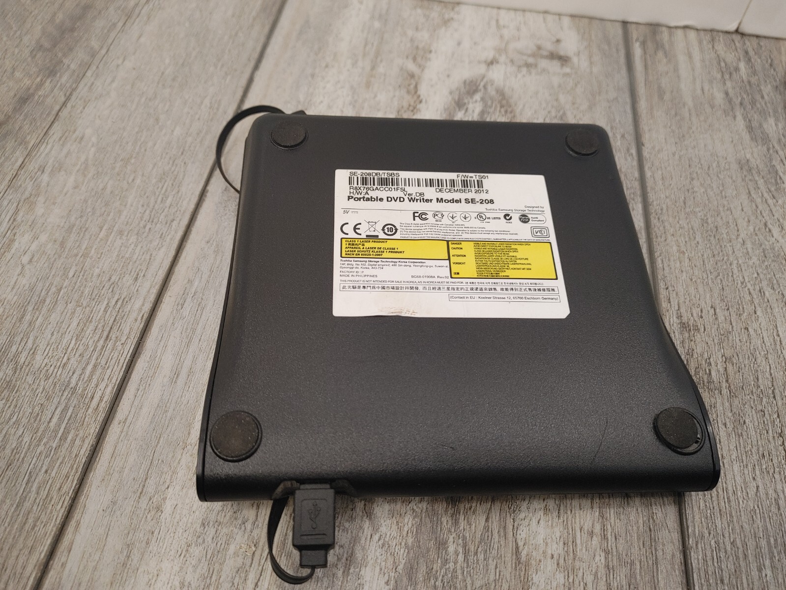 Samsung USB Ultra Slim Portable External DVD Writer Black Model SE-208