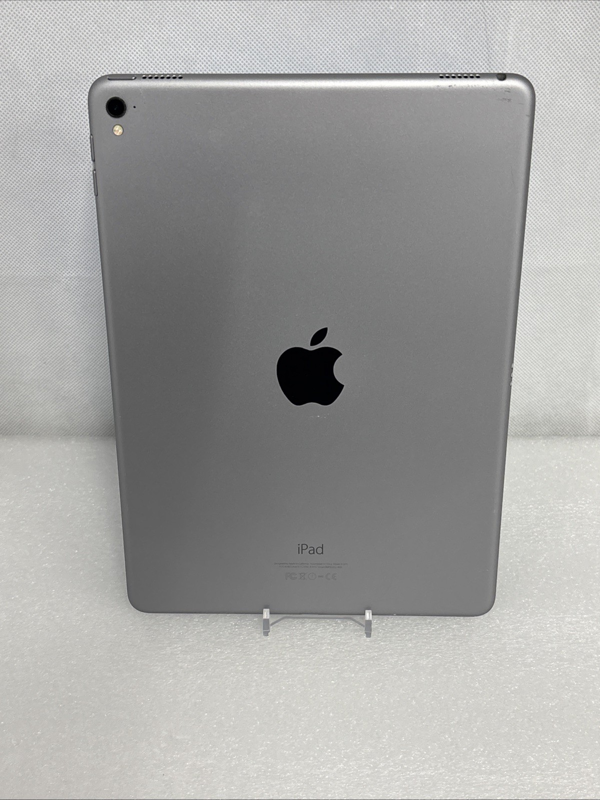 Apple iPad Pro 1st Gen. A1673, 32GB, Wi-Fi, 9.7″ – Space Gray
