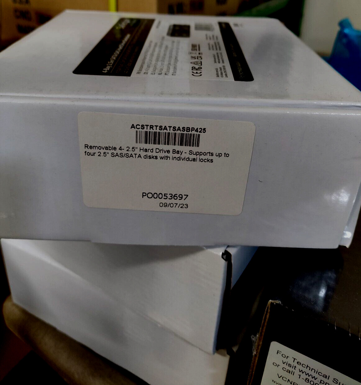 Removable 4- 2.5″ Hard Drive Bay -Supports up to four 2.5″ SAS/SATA disks