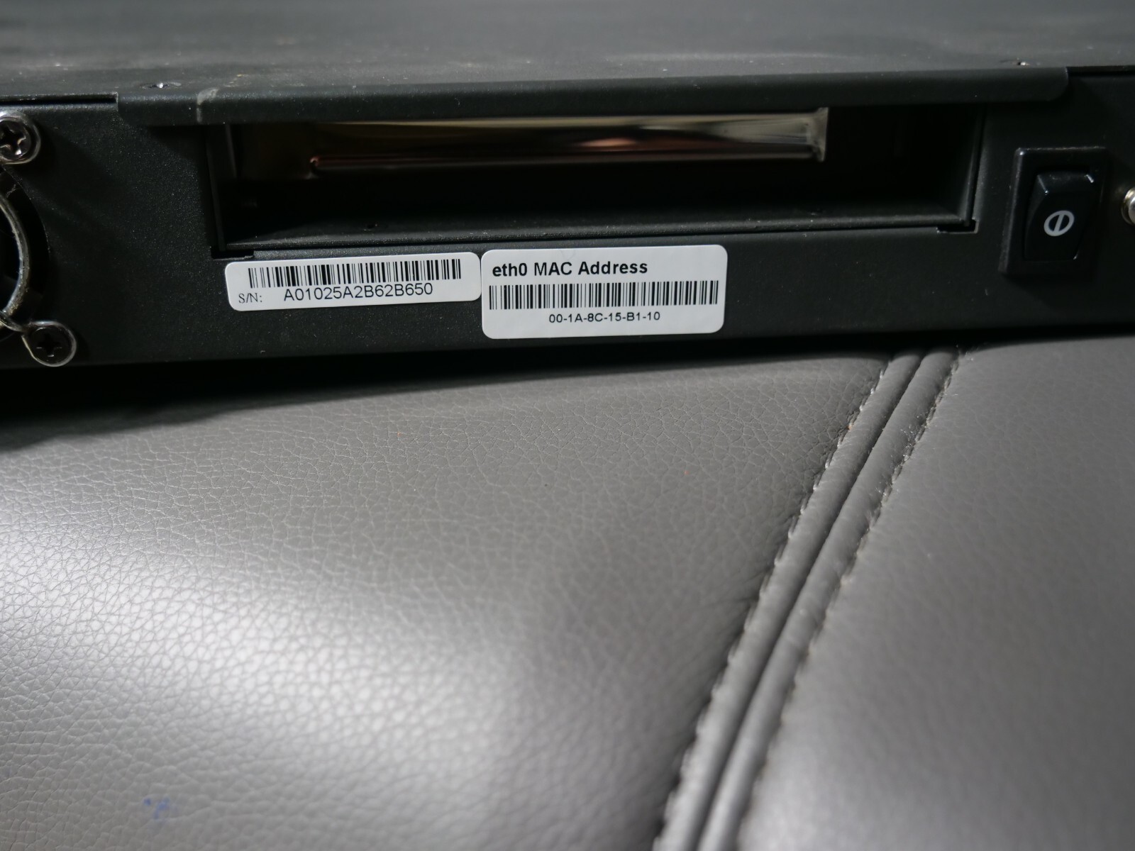 Sophos / Astaro Security Gateway 220 / 8-Port 2xUSB 10/100/1000