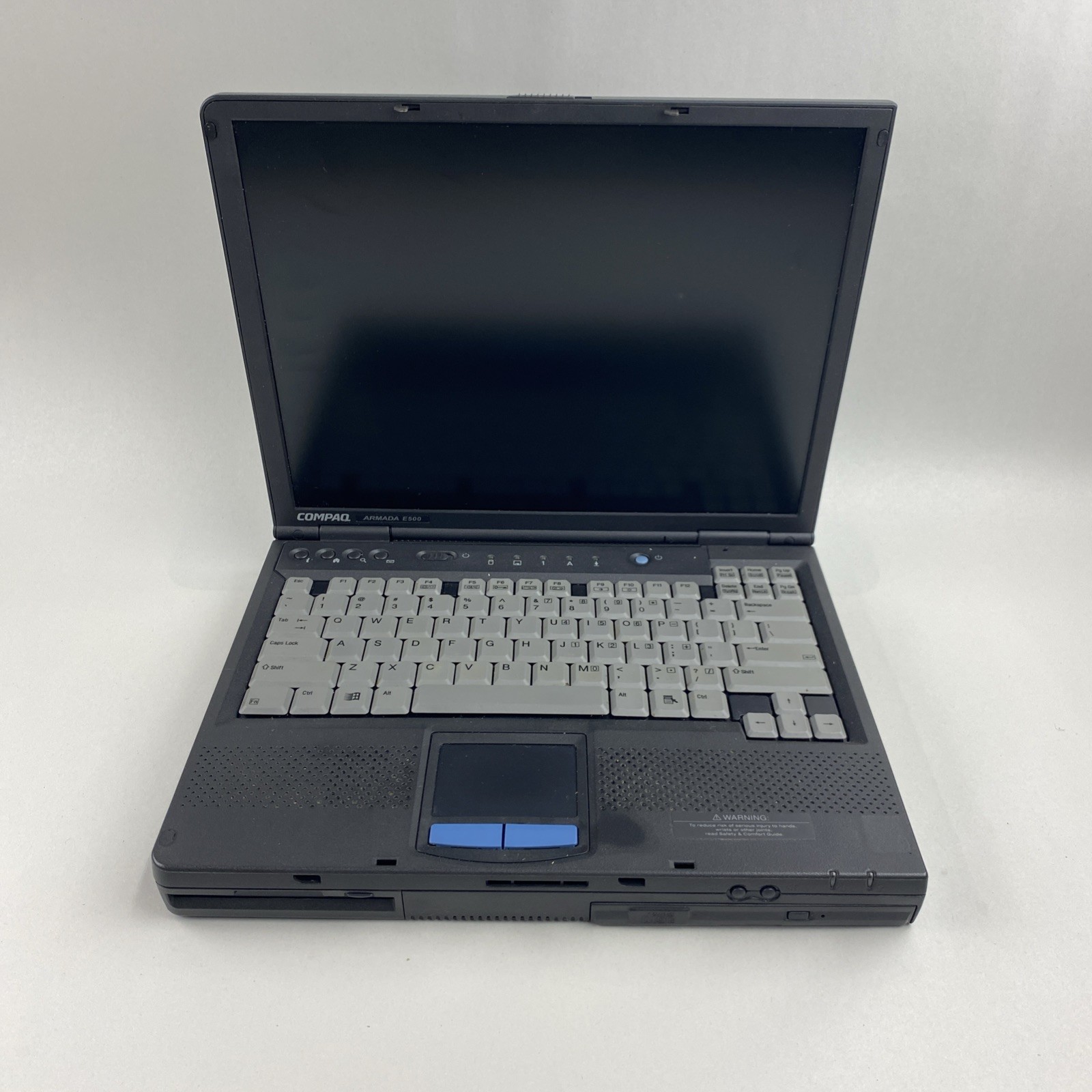 Compaq Armada E500 Intel Pentium III 0.70GHz 128MB RAM 14″ No Battery No HDD/OS
