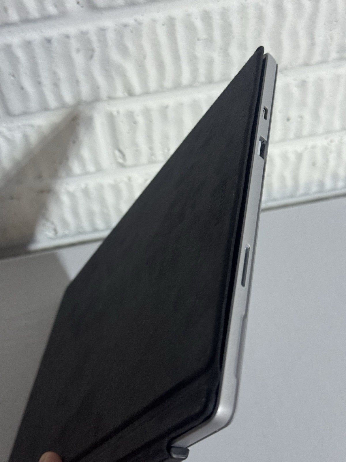 Microsoft Surface Pro 7 i5/16GB/256GB – Display Issue – AS/IS – PARTS & REPAIR