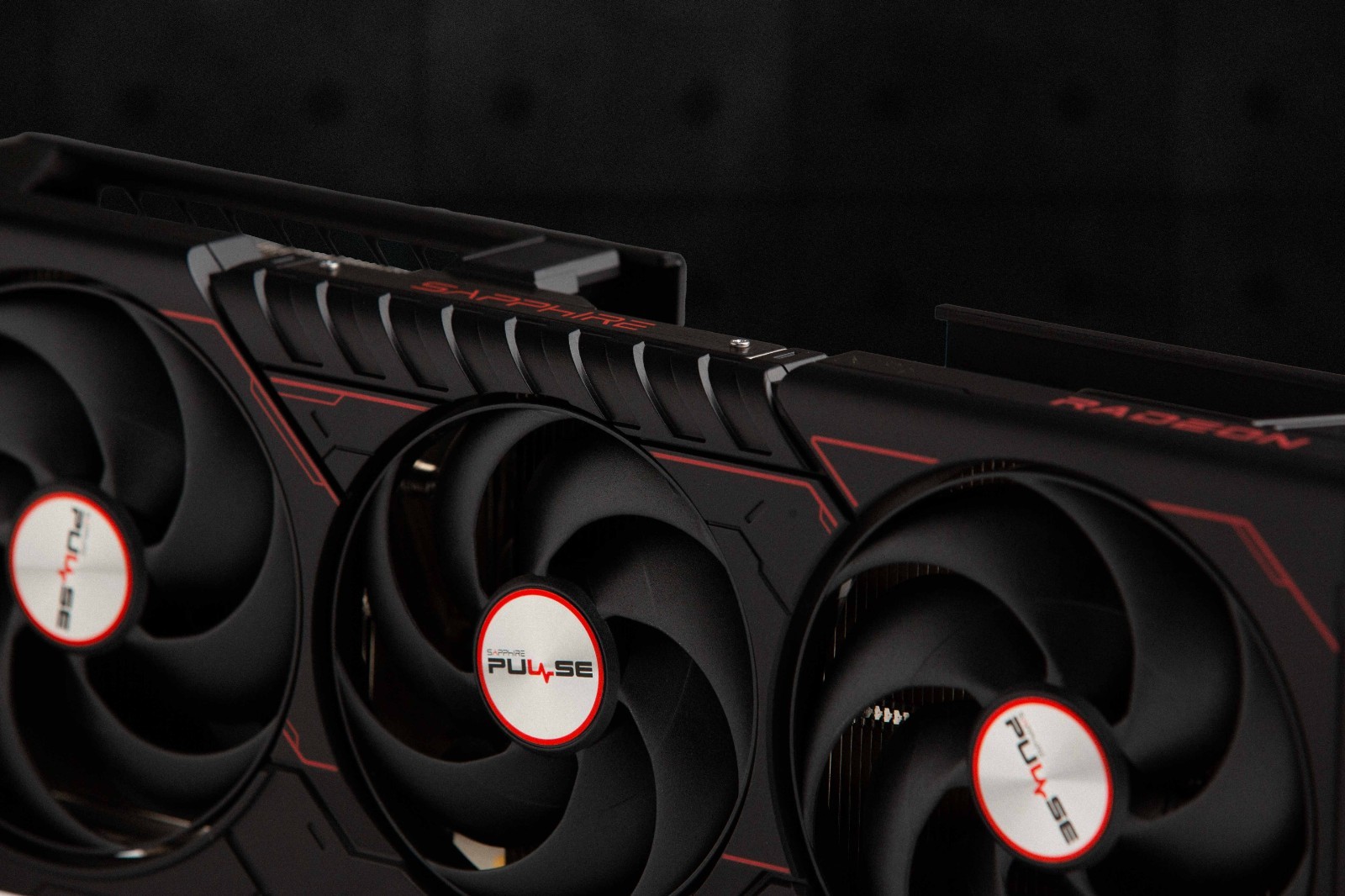 NEW – SAPPHIRE PULSE AMD RADEON RX 9070 XT 16GB GDDR6 GPU (11348-03)