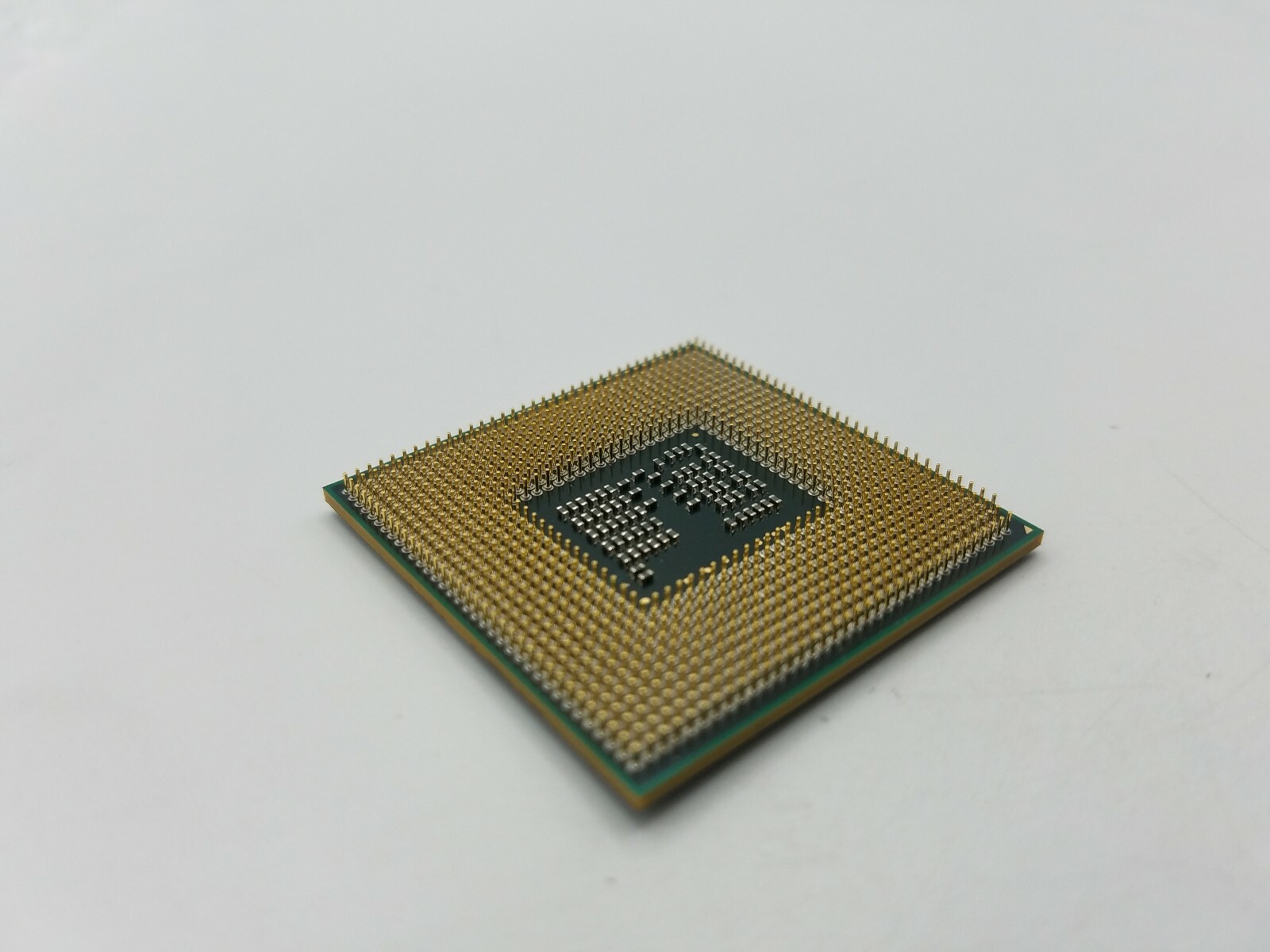 Intel Core i3-370M 2.4 GHz Dual-Core Processor PGA CPU SLBUK AW71919c