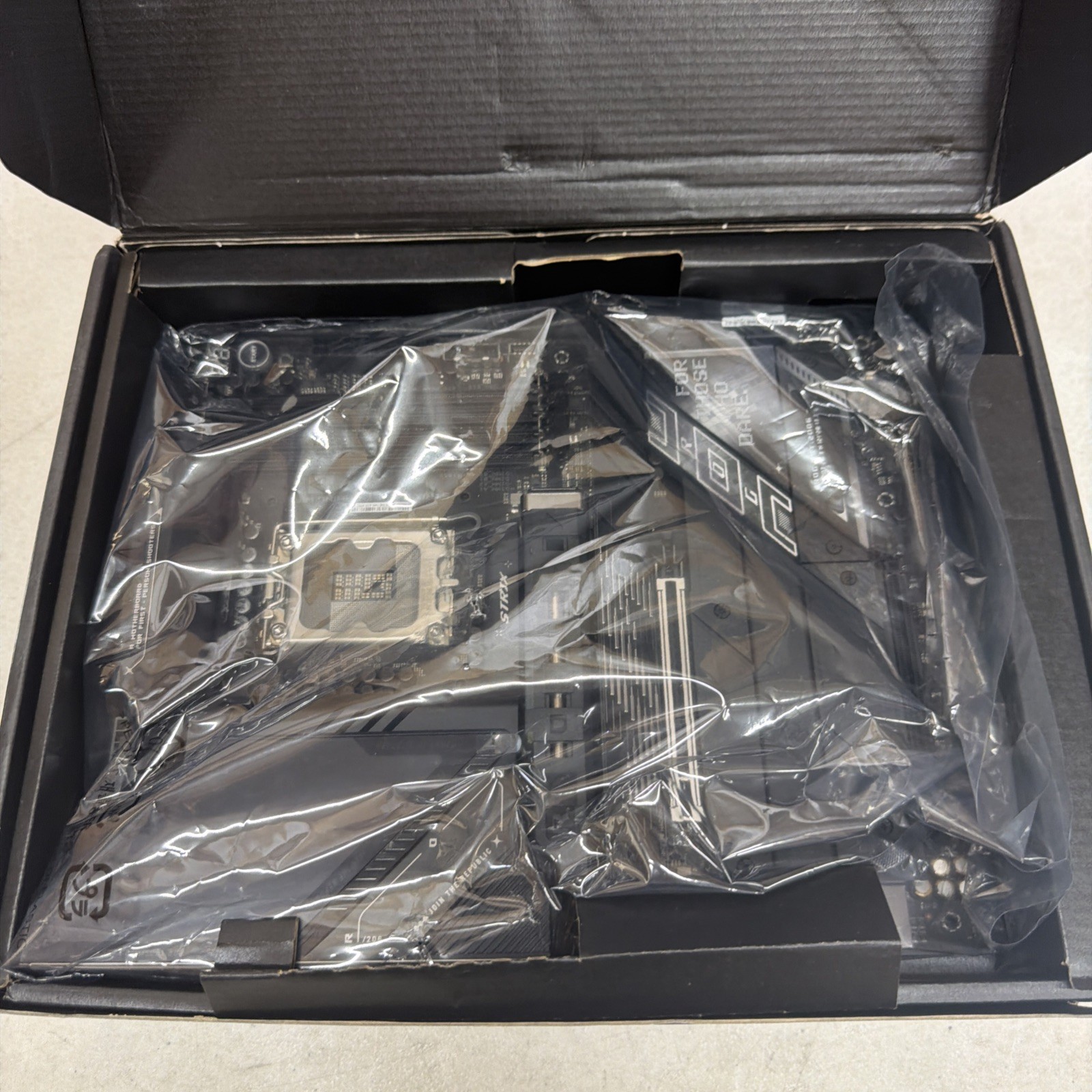 ASUS ROG STRIX Z890-E GAMING WIFI Intel® Z890 LGA 1851 ATX motherboard