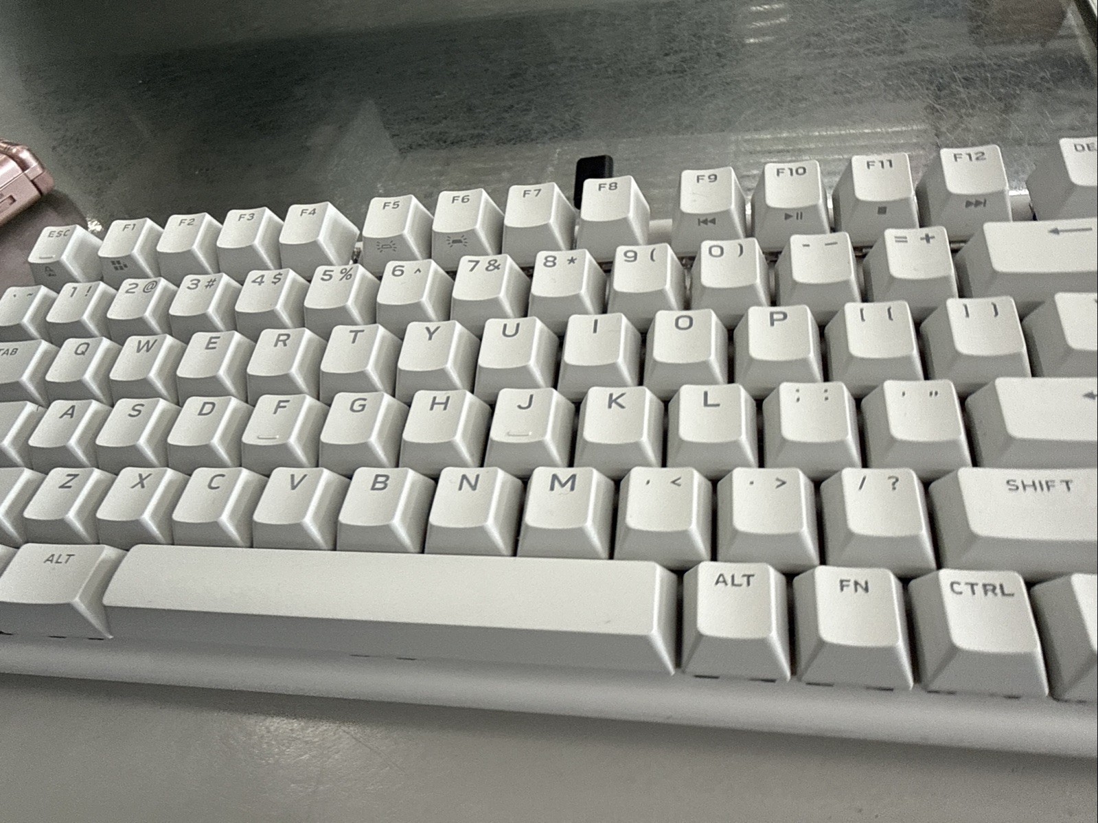 Alienware – Pro 75% Wireless Mechanical Gaming Lunar Ligth Keyboard!